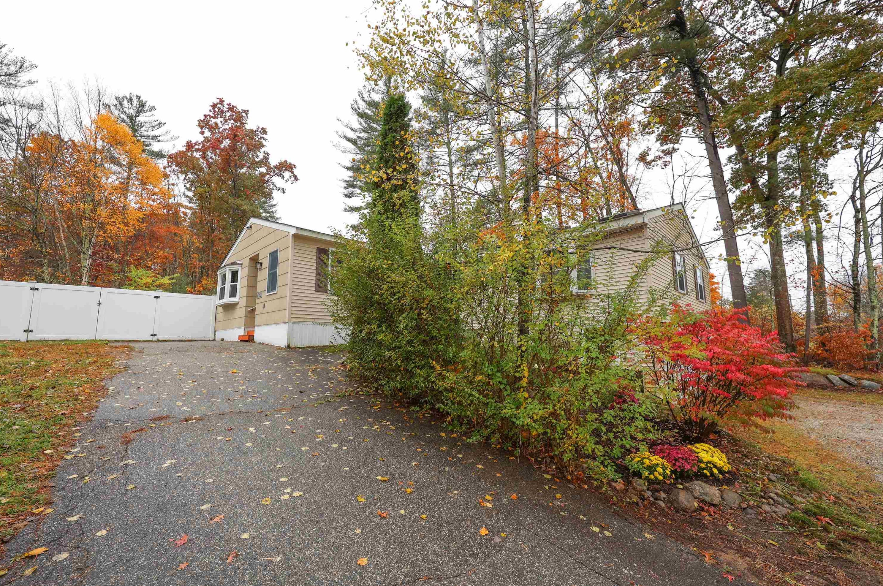 162 Amherst Rd, Merrimack, NH 03054