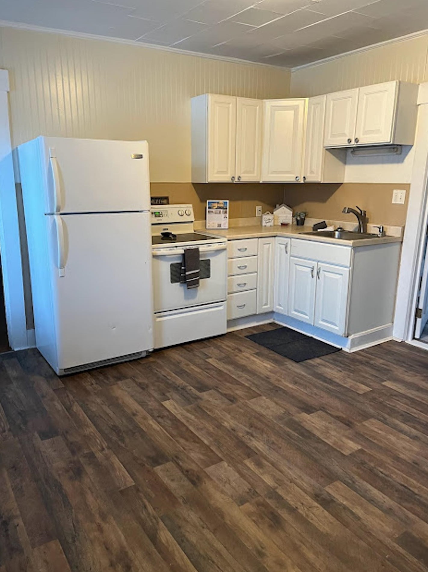 20 Lancaster Rd, Carroll, NH 03598