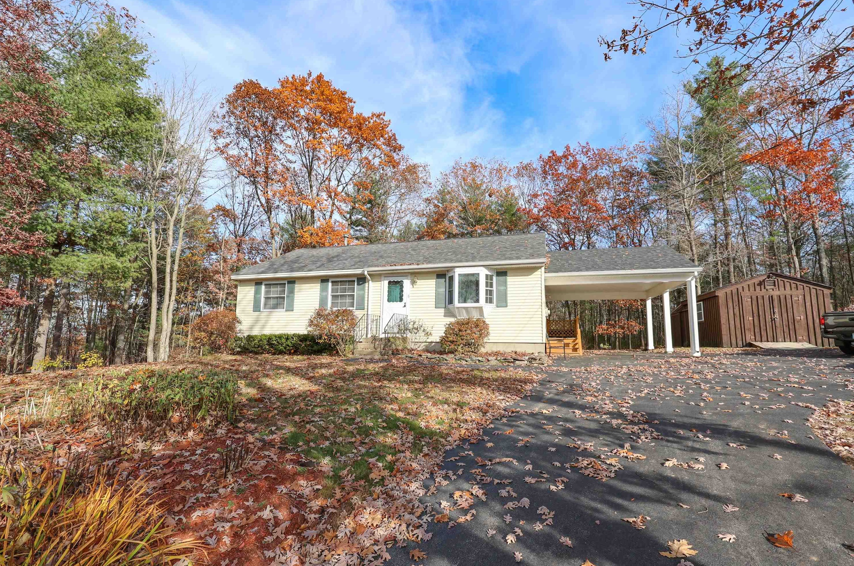 8 Howe St, Allenstown, NH 03275