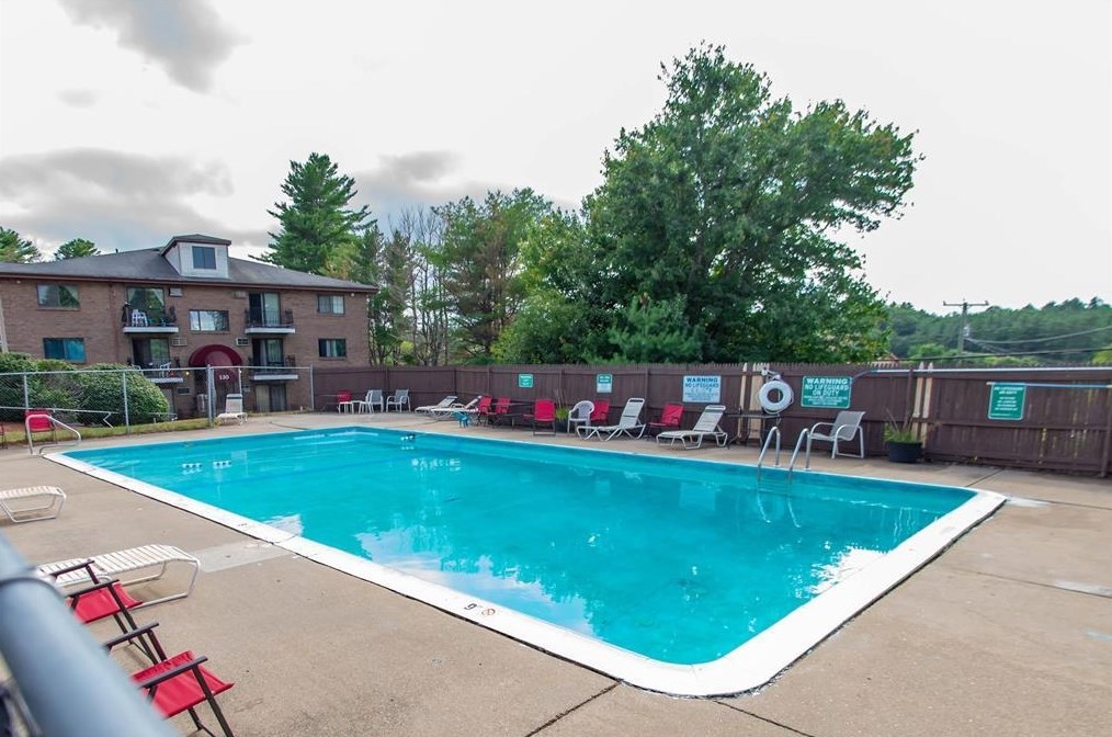 134 Mammoth Rd, Manchester NH  03106-1156 exterior