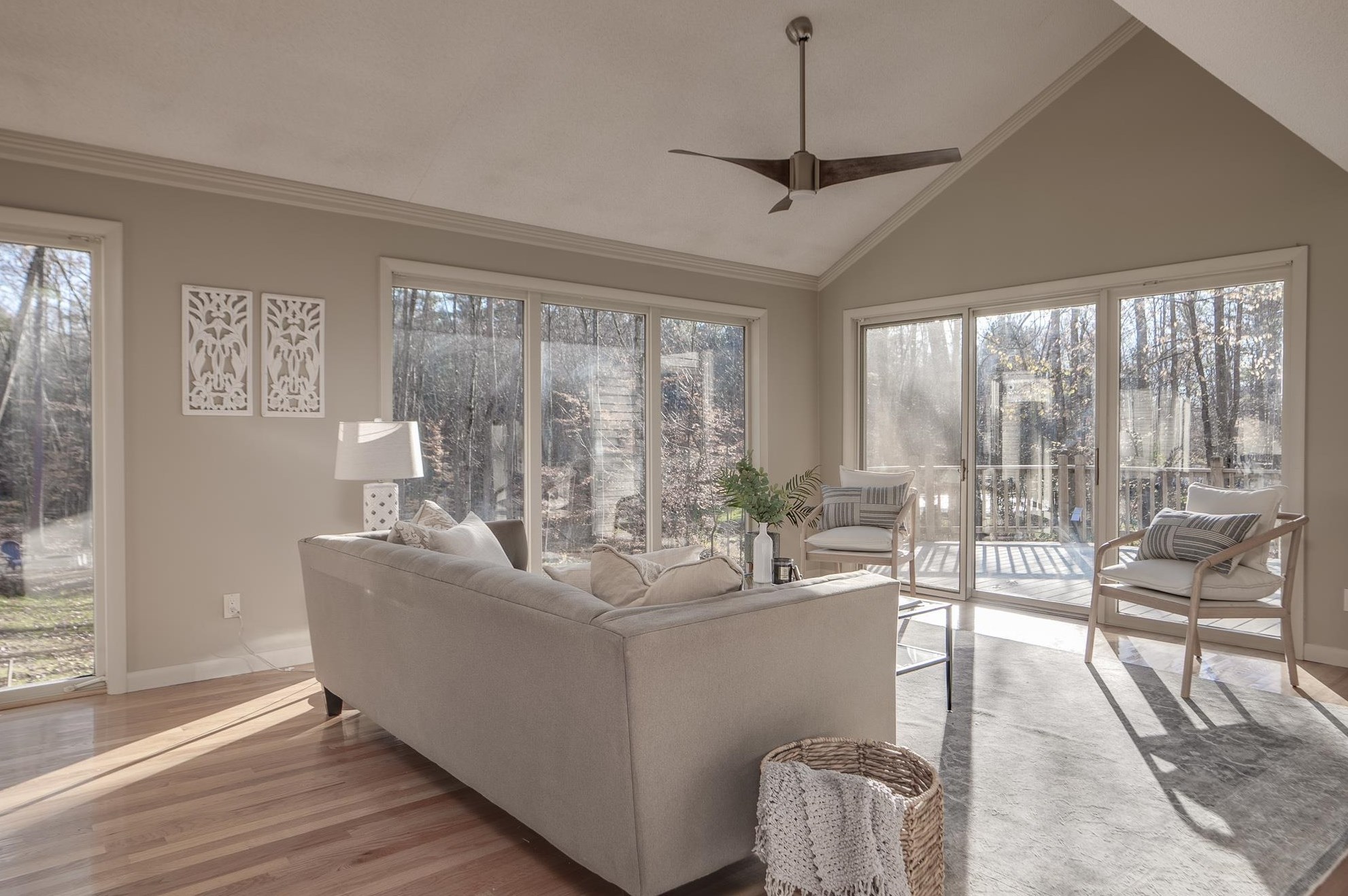77 Oriole Dr, Manchester NH  03110-4424 exterior