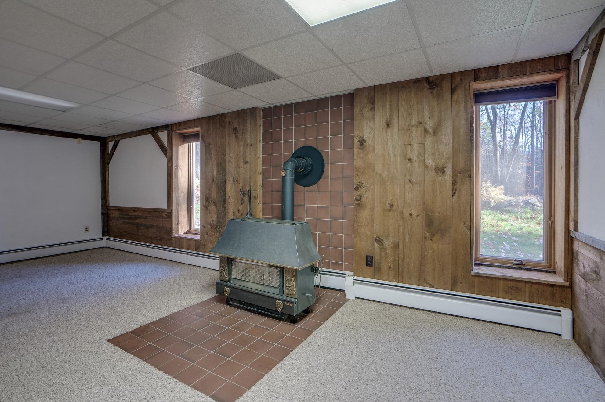 77 Oriole Dr, Manchester NH  03110-4424 exterior