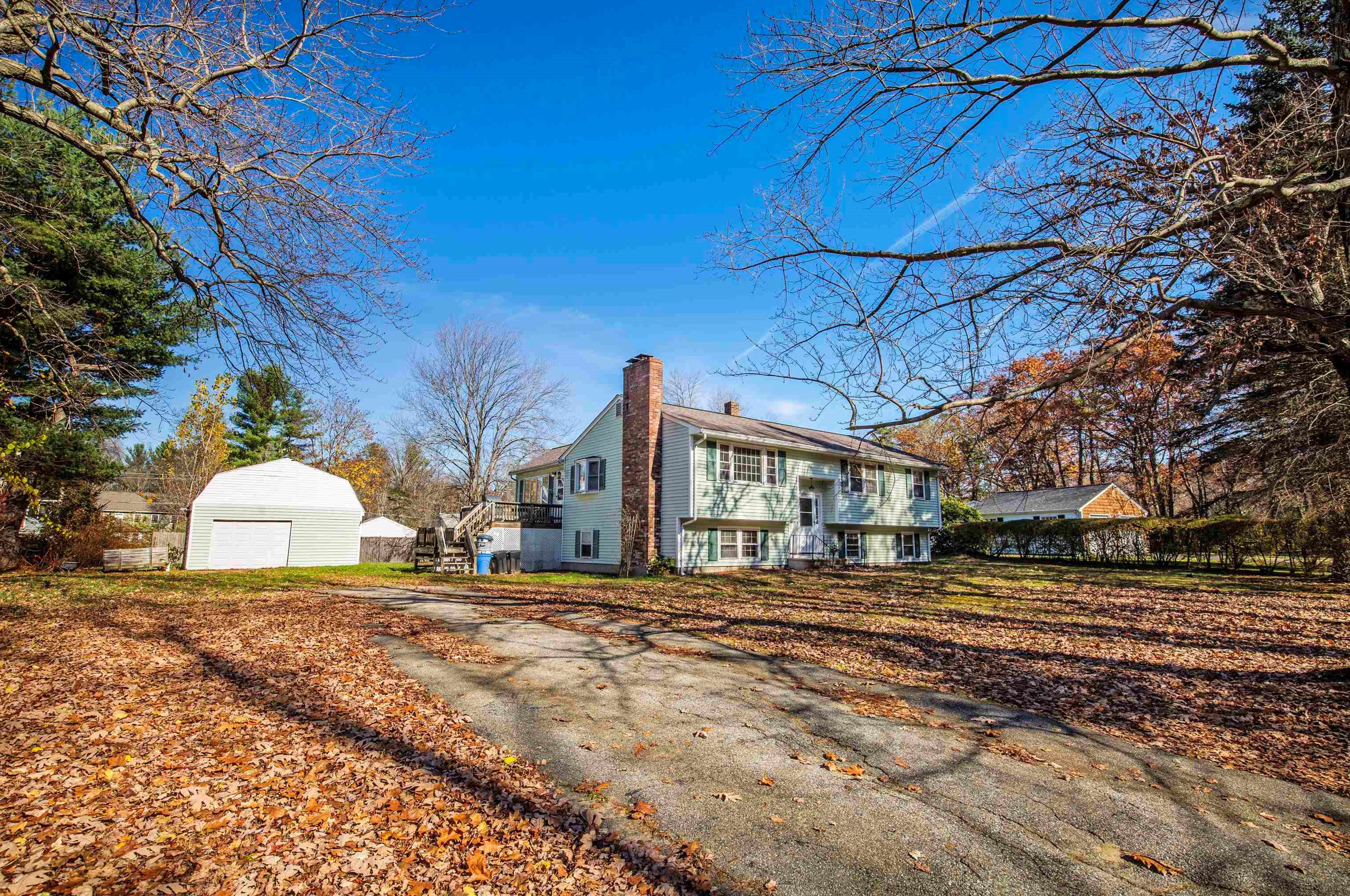 21 Autumn Cir, Plaistow, NH 03865