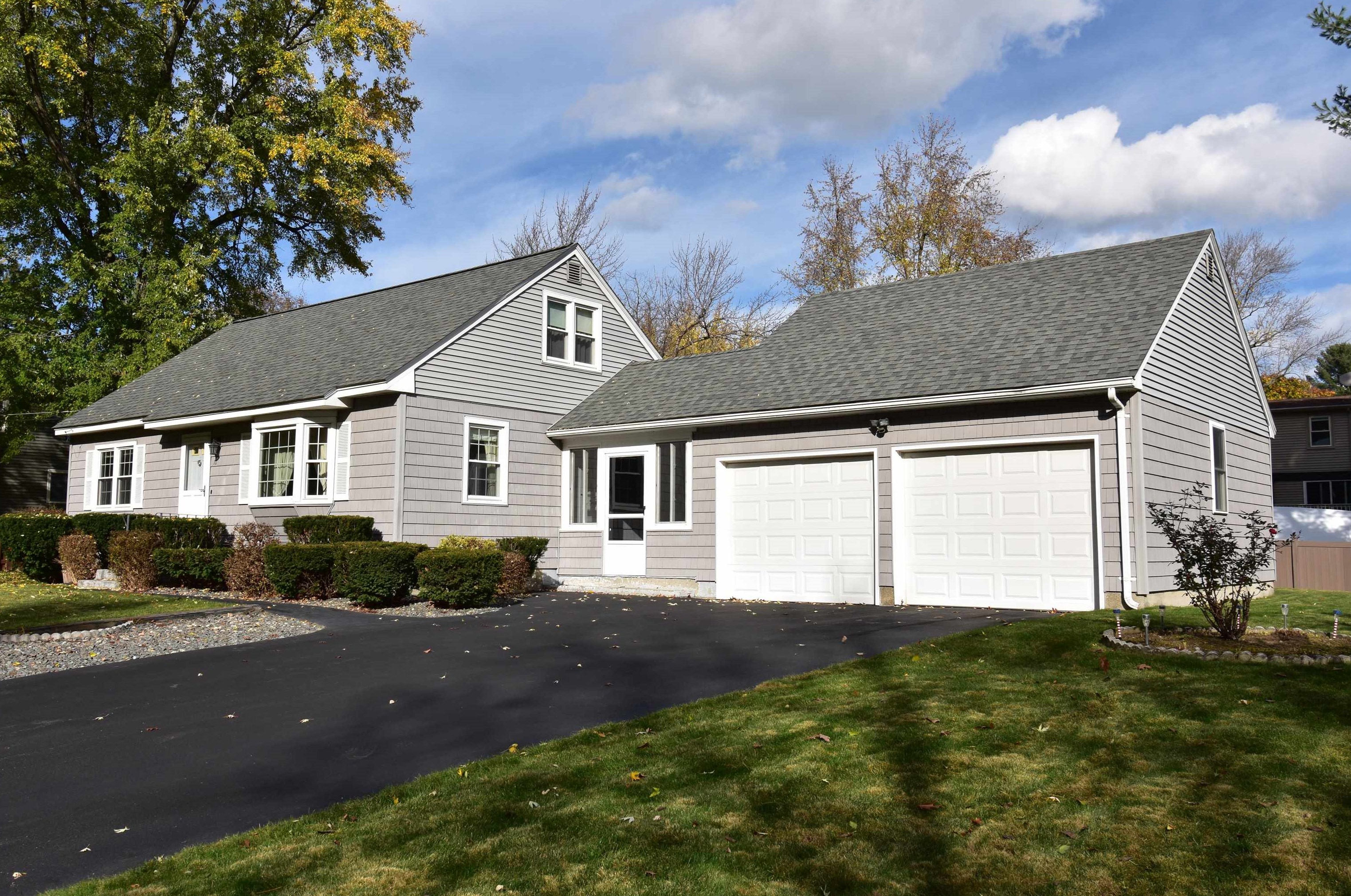 10 Upstone Dr, Nashua, NH 03063