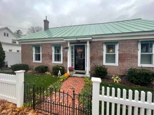 32 Beaver St, Keene, NH 03431