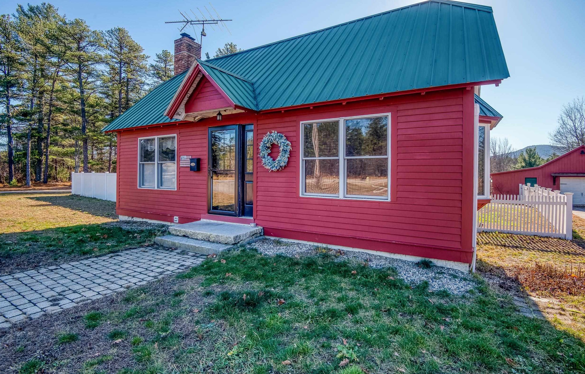 1429 Ossipee Lake Rd, Freedom, NH 03836