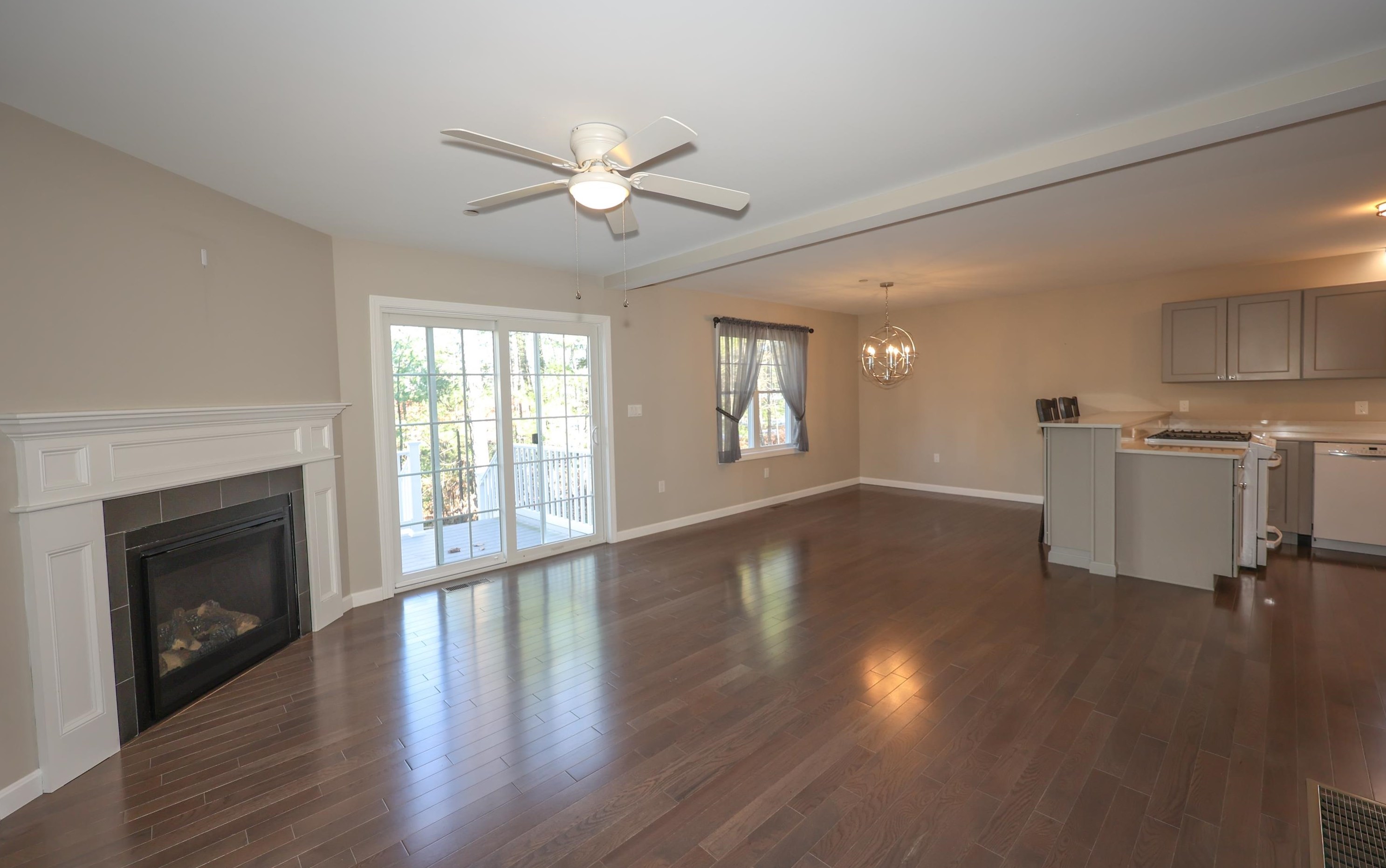 179 Knollwood Way, Manchester NH  03102 exterior