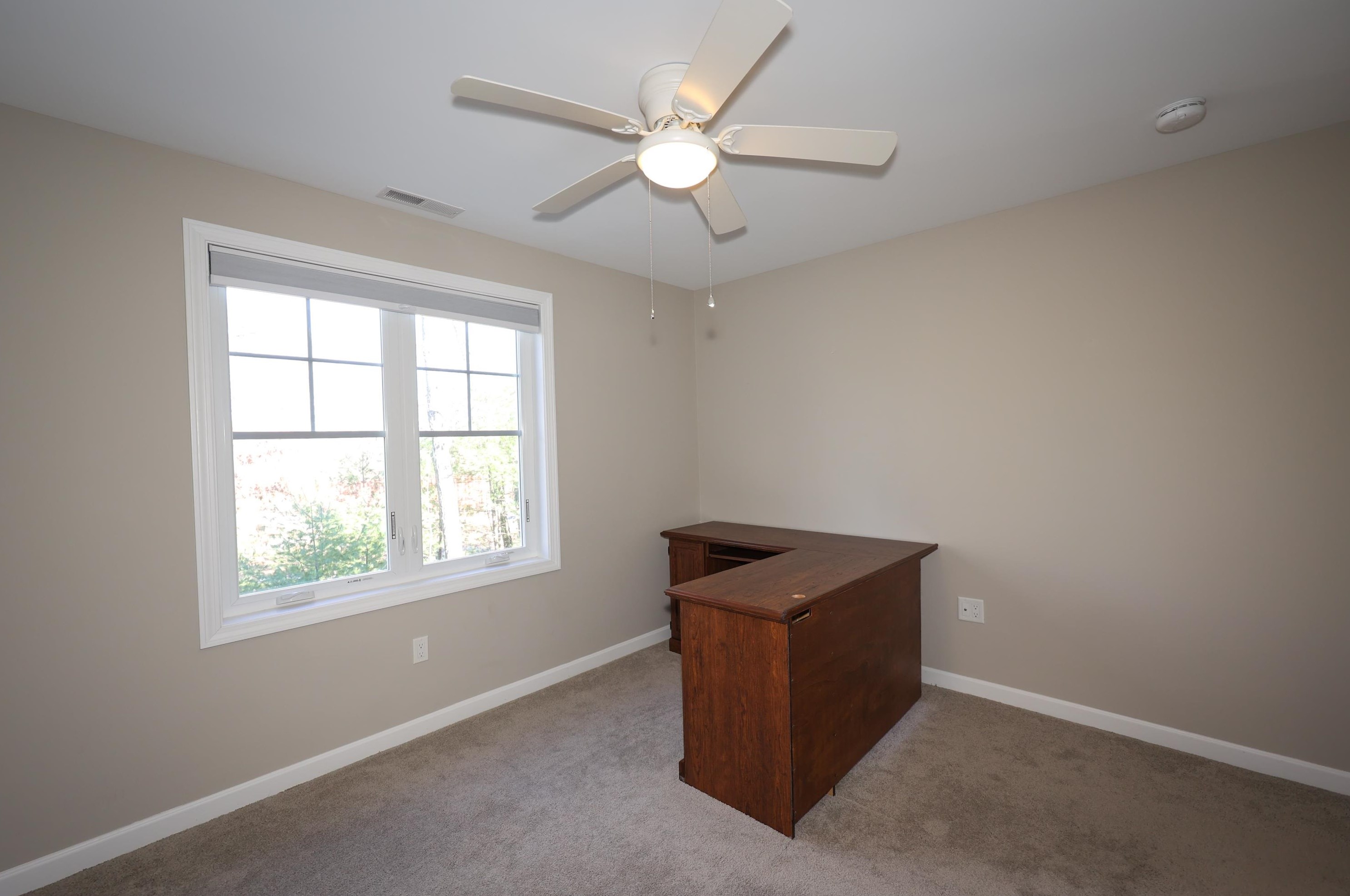 179 Knollwood Way, Manchester NH  03102 exterior