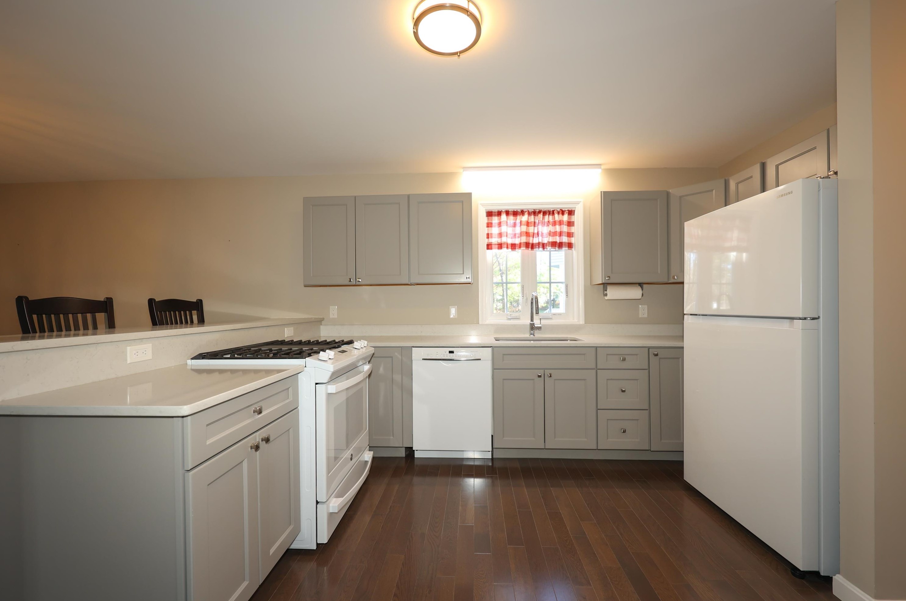 179 Knollwood Way, Manchester NH  03102 exterior