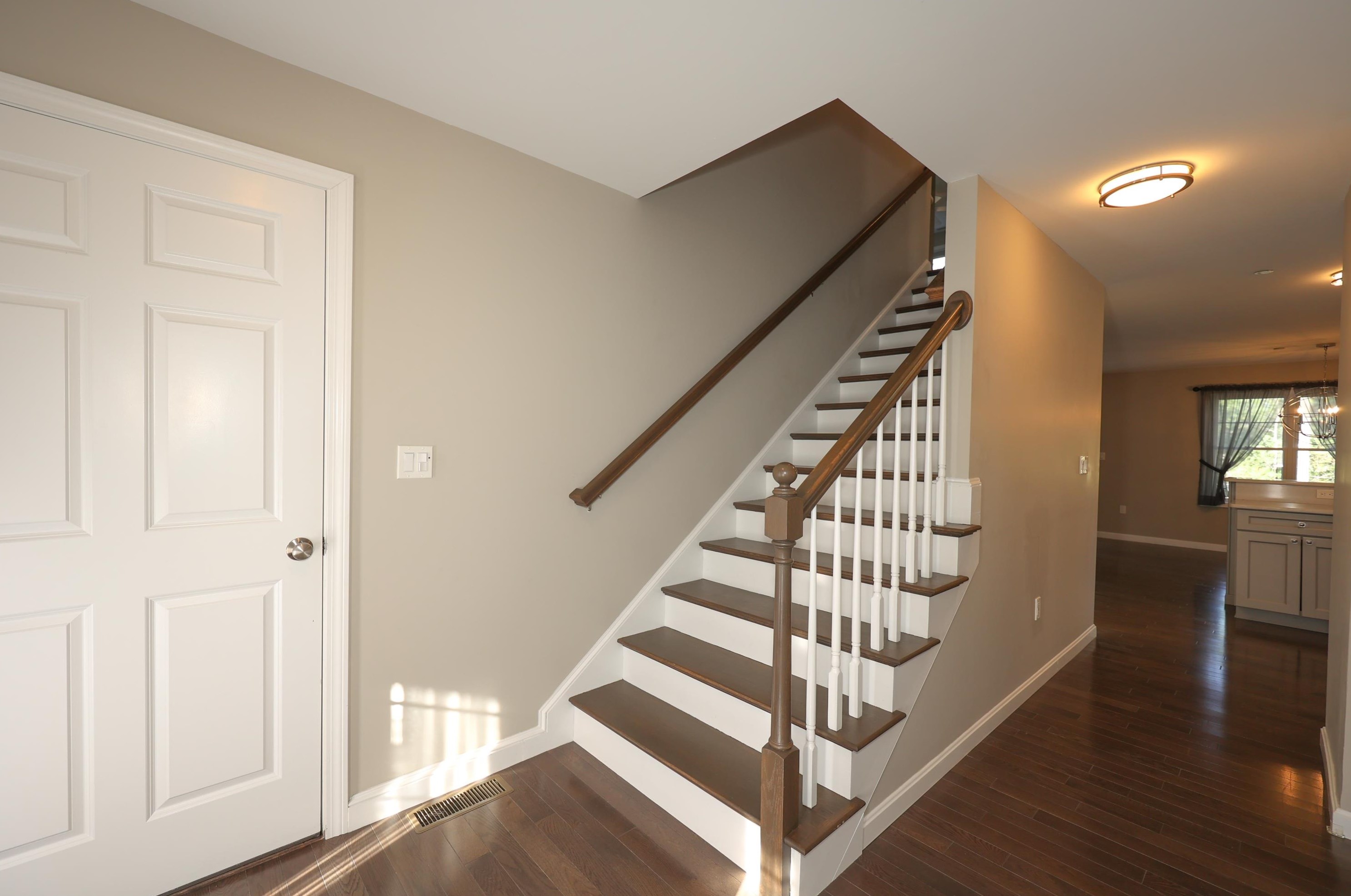 179 Knollwood Way, Manchester NH  03102 exterior