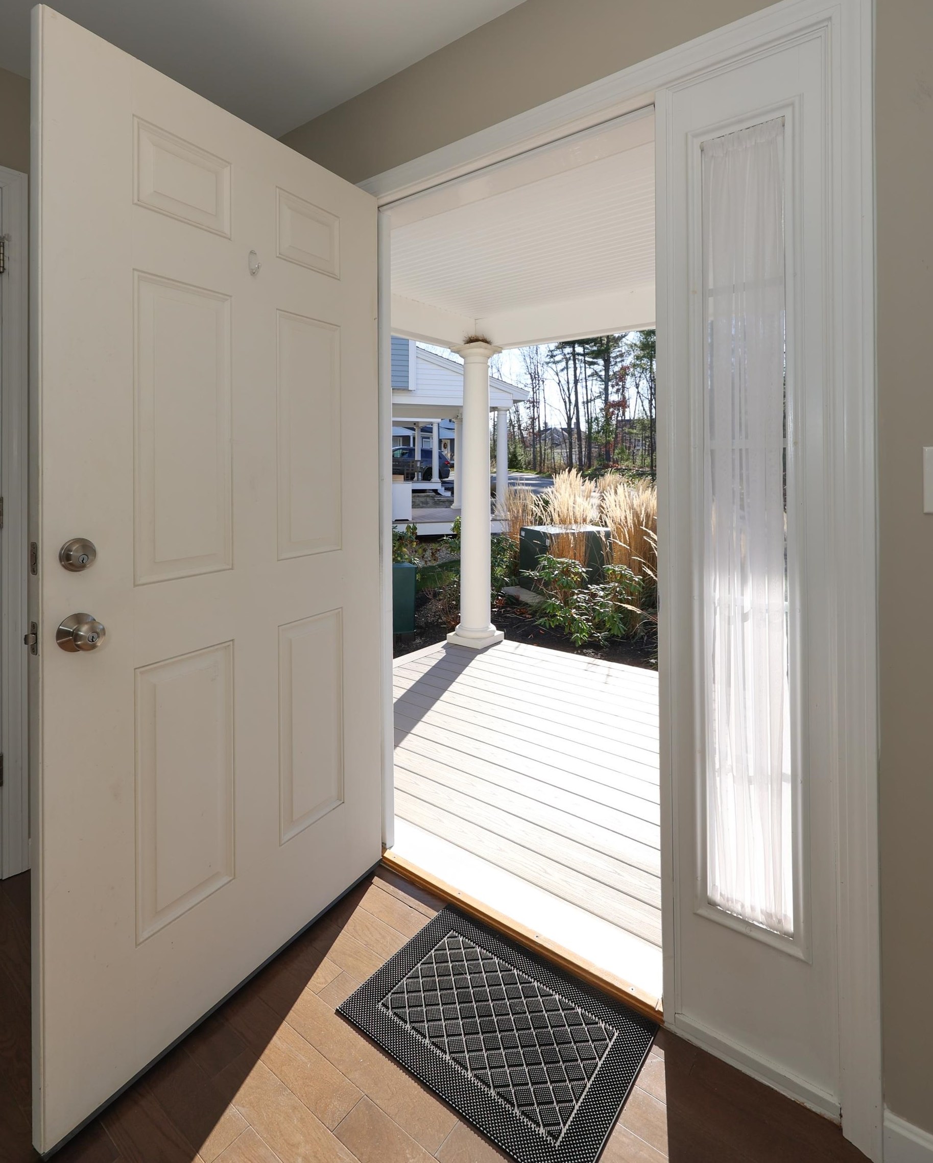 179 Knollwood Way, Manchester NH  03102 exterior