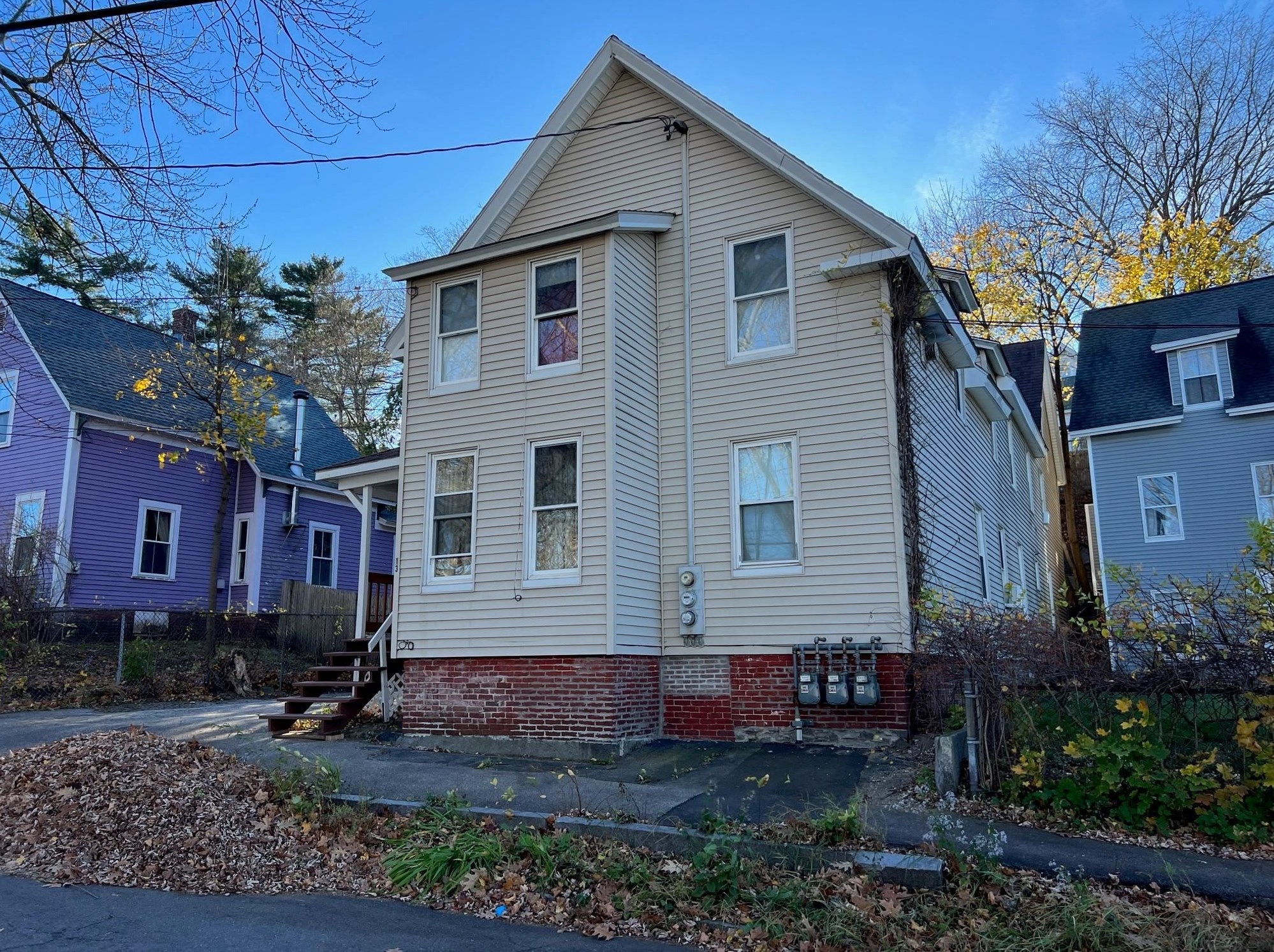 13 Bradley St, Concord NH  03301-6415 exterior