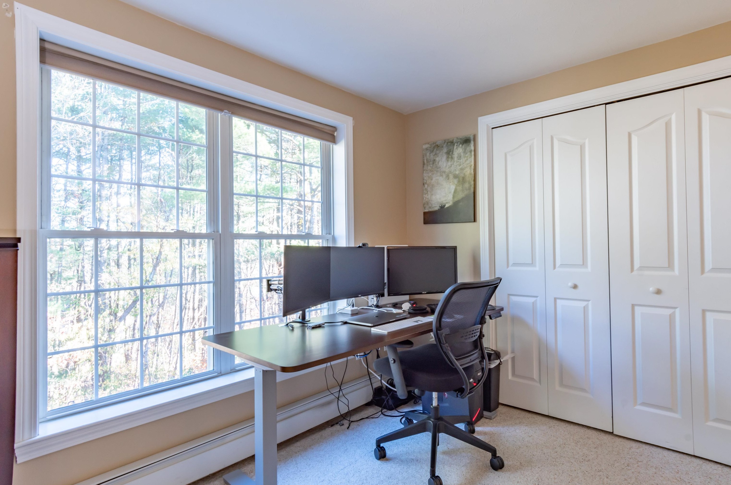 12 Eastwood Way, Manchester NH 03103 exterior