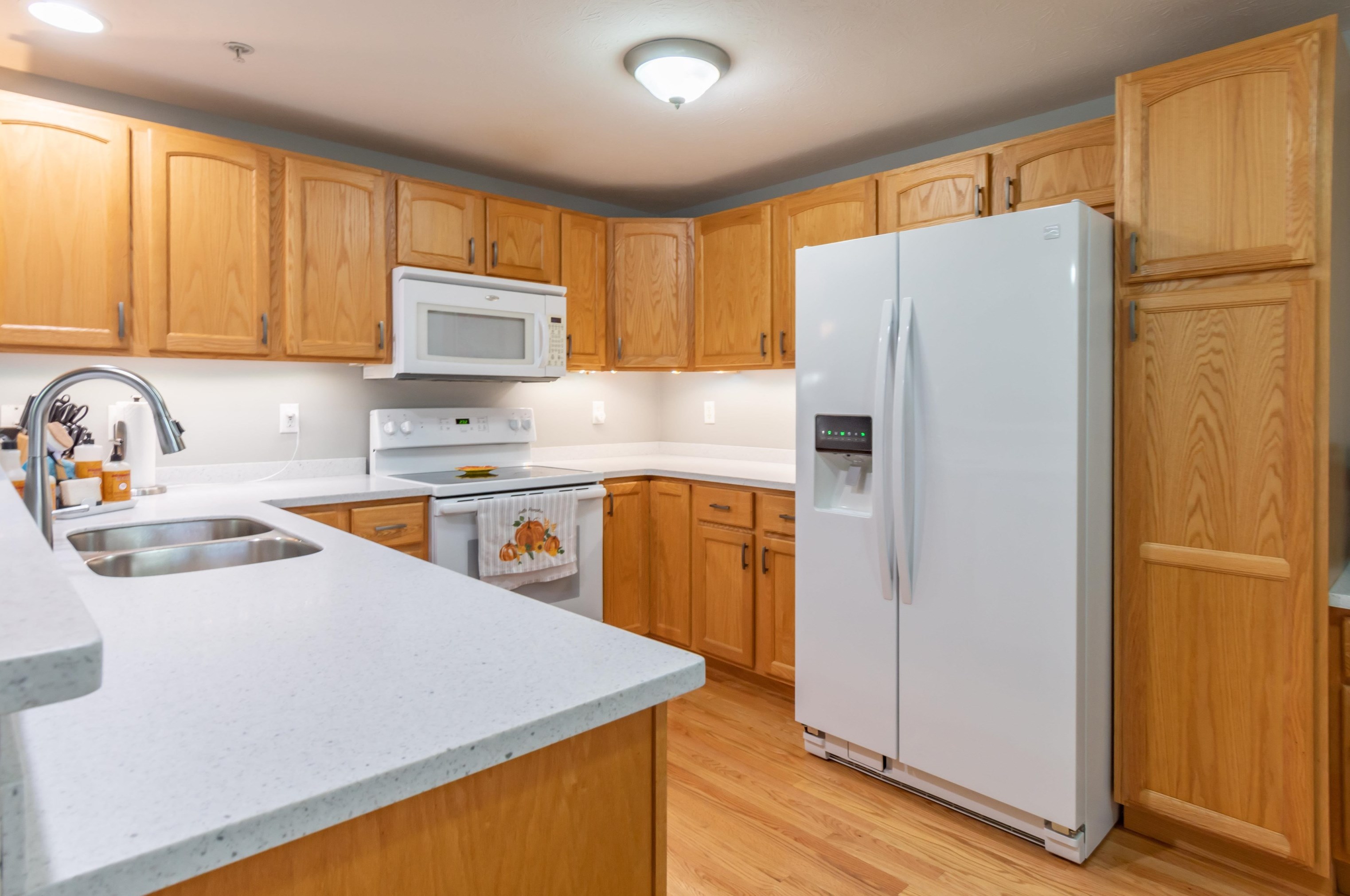 12 Eastwood Way, Manchester NH 03103 exterior