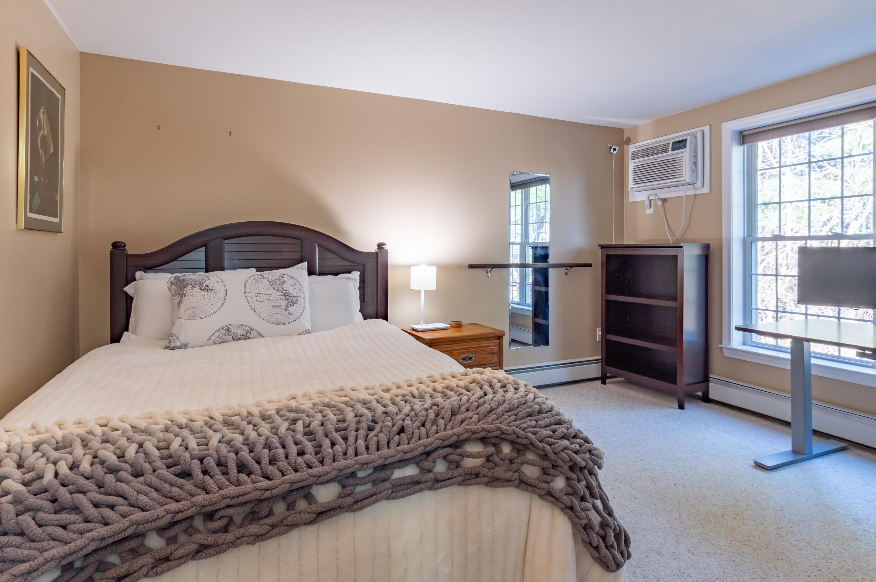 12 Eastwood Way, Manchester NH 03103 exterior