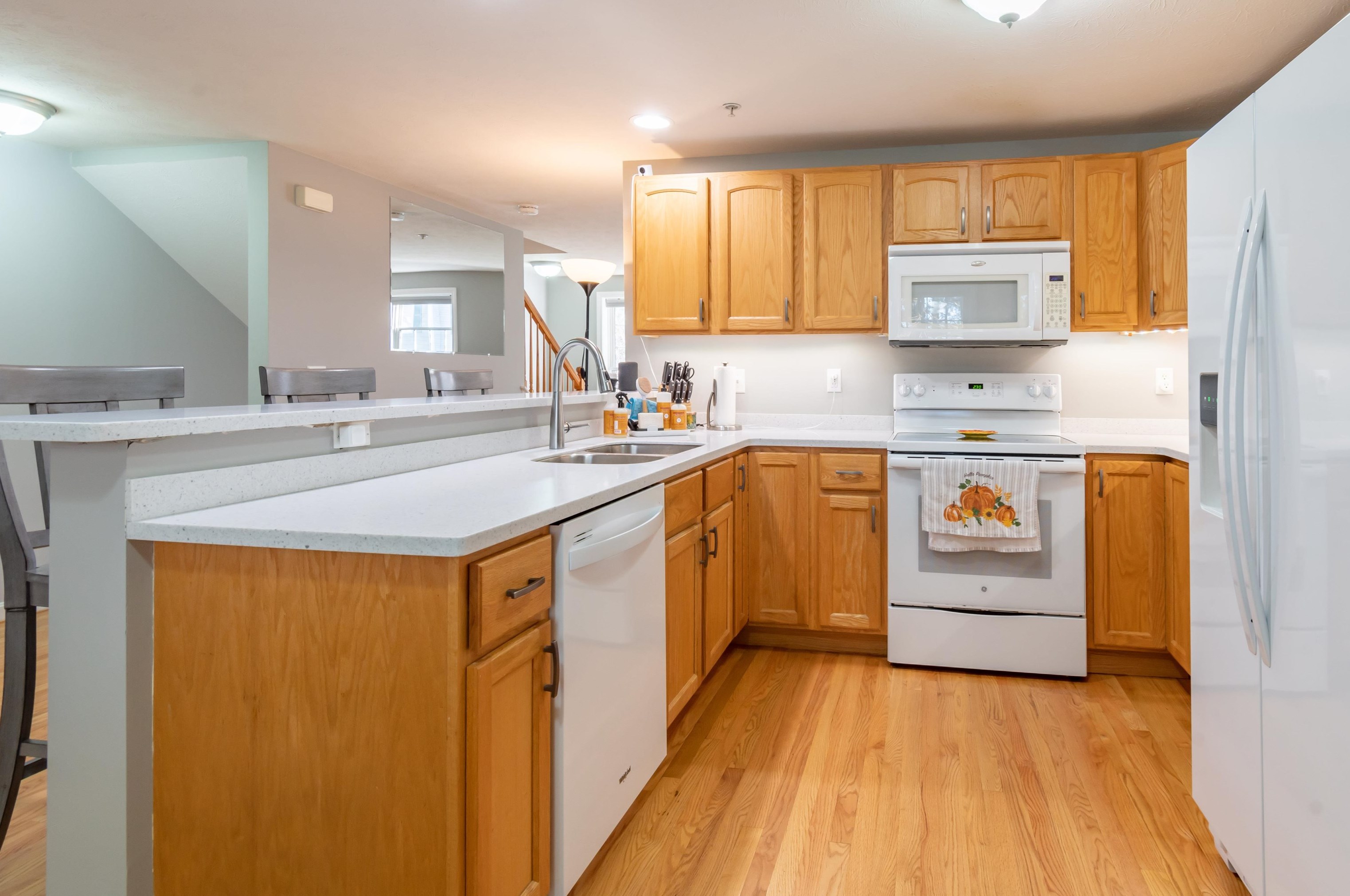 12 Eastwood Way, Manchester NH 03103 exterior