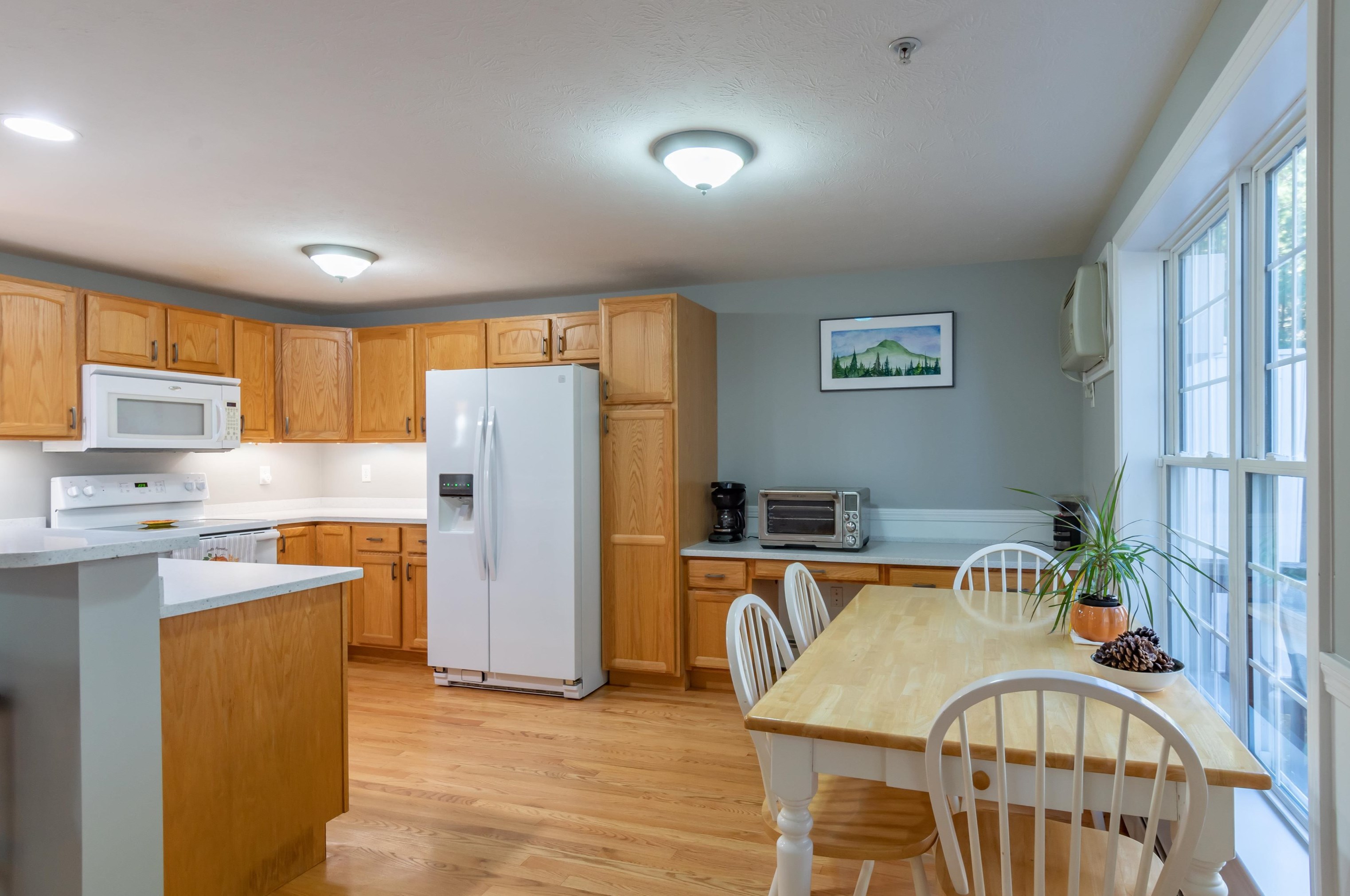 12 Eastwood Way, Manchester NH 03103 exterior