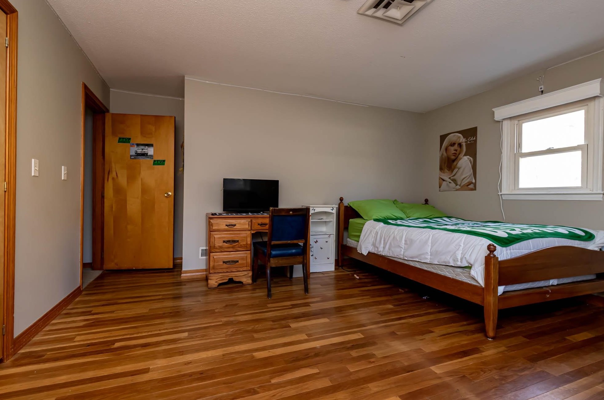 79 Main St, Manchester NH  03102-4027 exterior