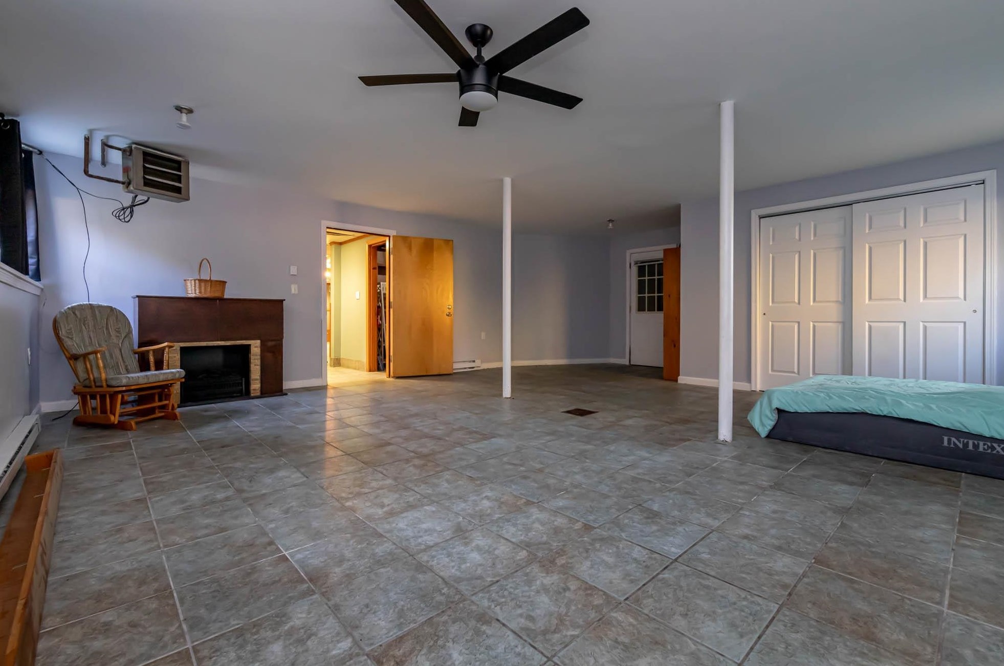 79 Main St, Manchester NH  03102-4027 exterior