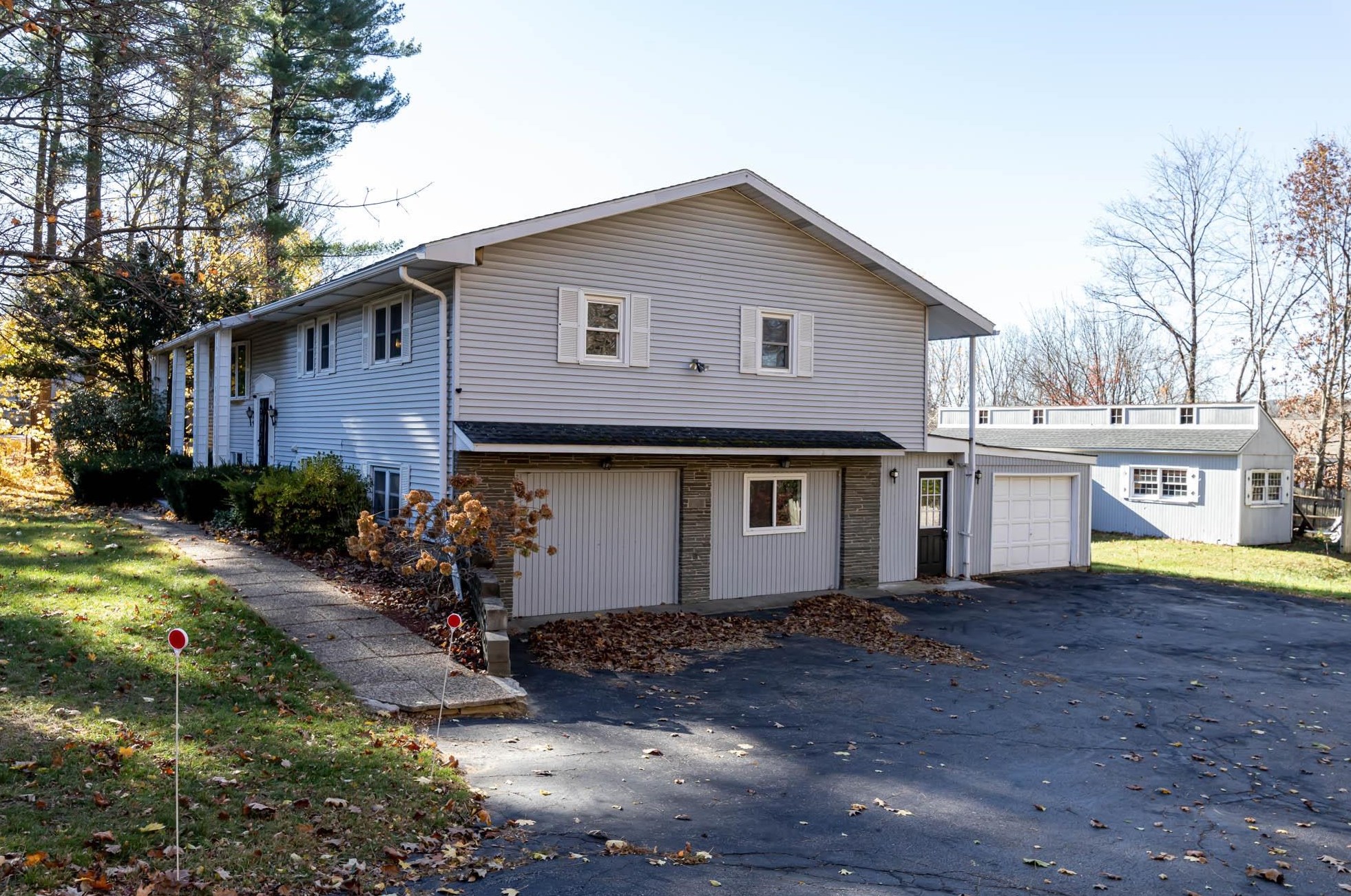 79 Main St, Manchester NH  03102-4027 exterior