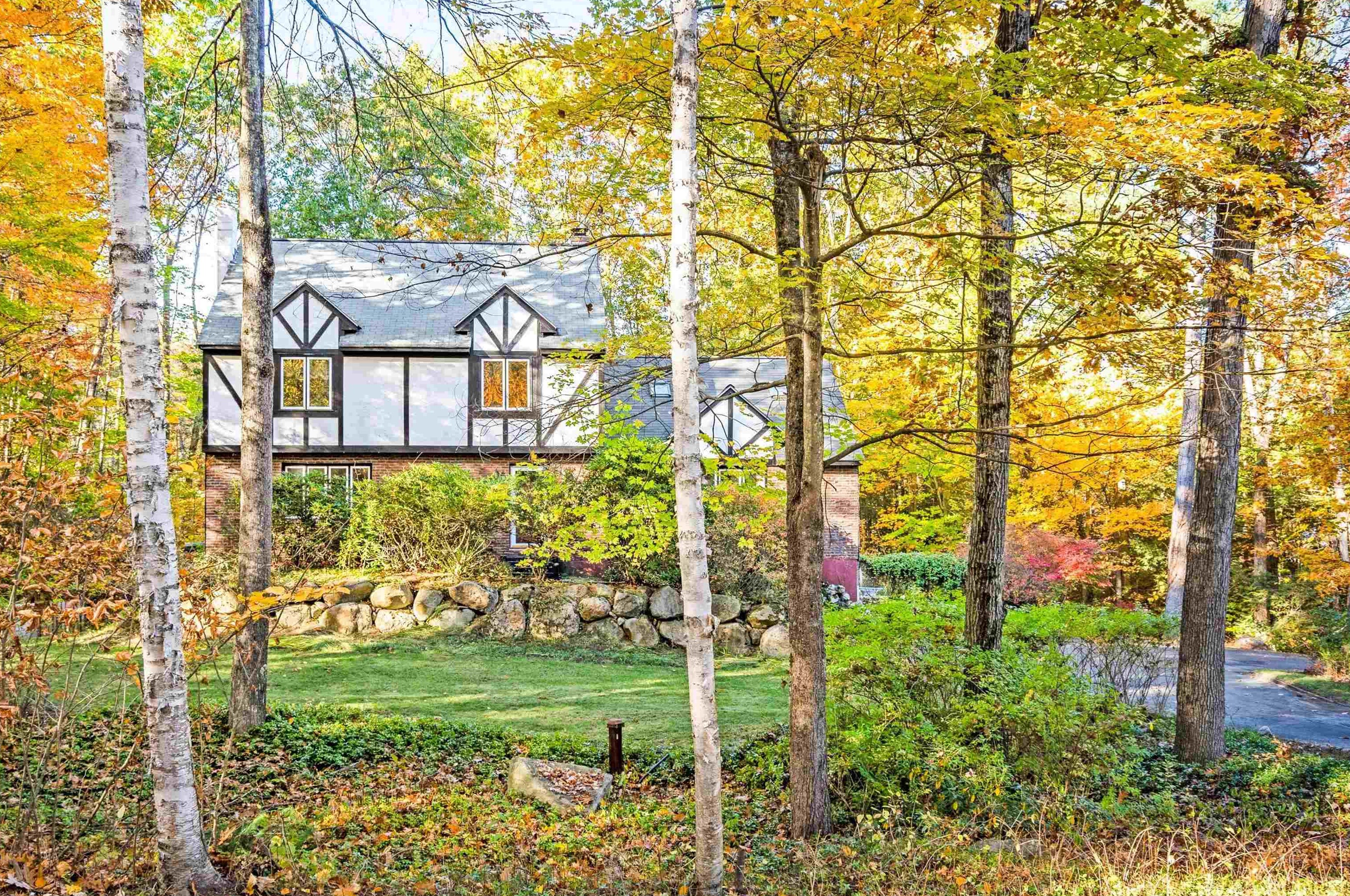 19 Buckridge Dr, Amherst, NH 03031