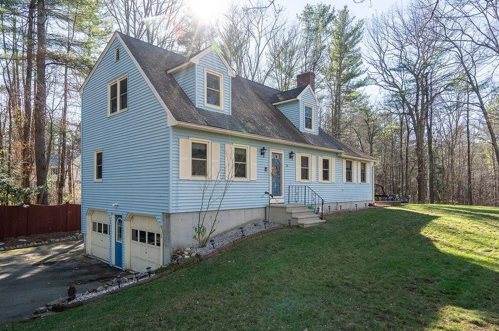 24 Windham Depot Rd, Derry, NH 03038
