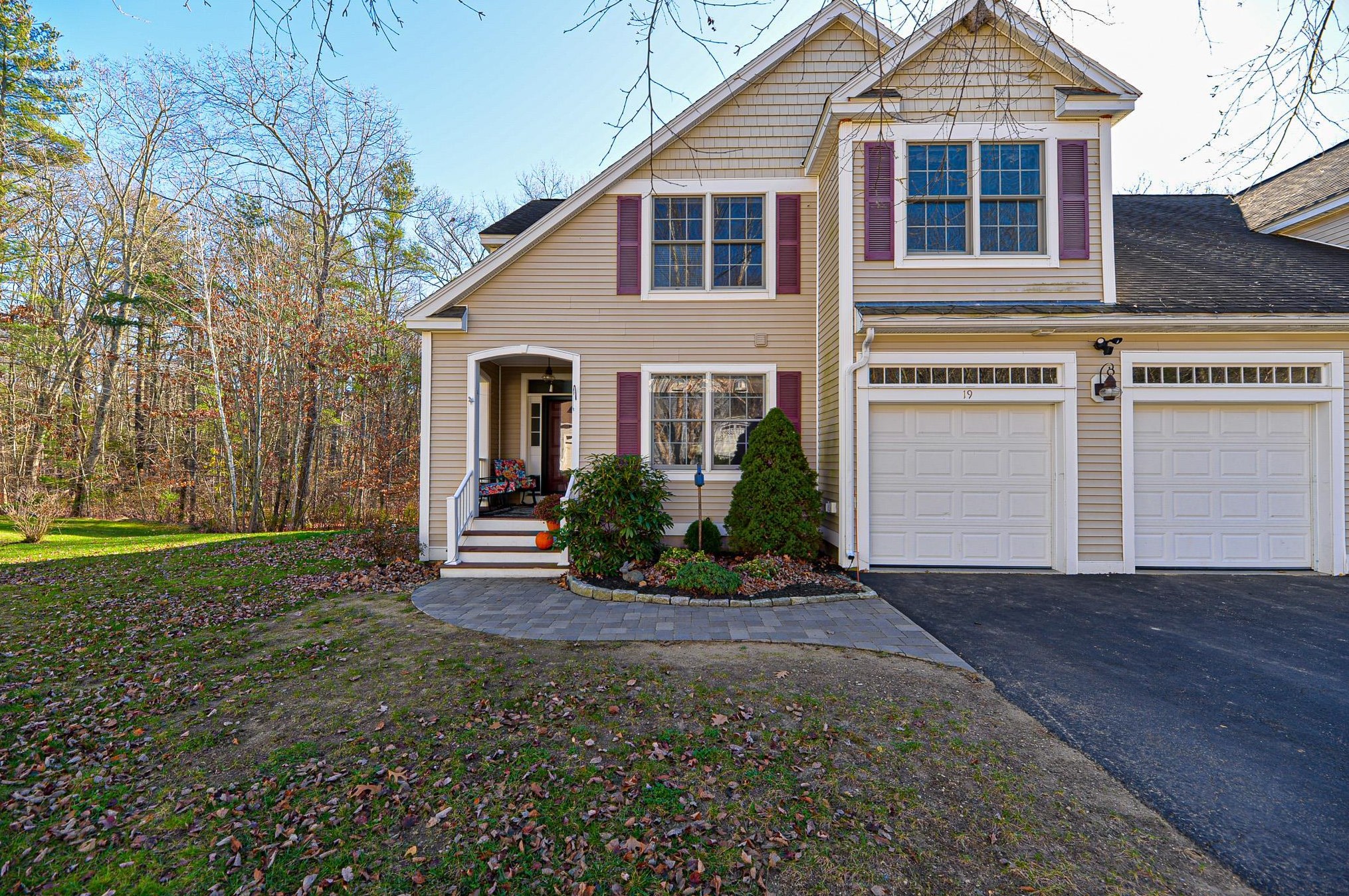 19 Cortland Ave, Stratham, NH 03885