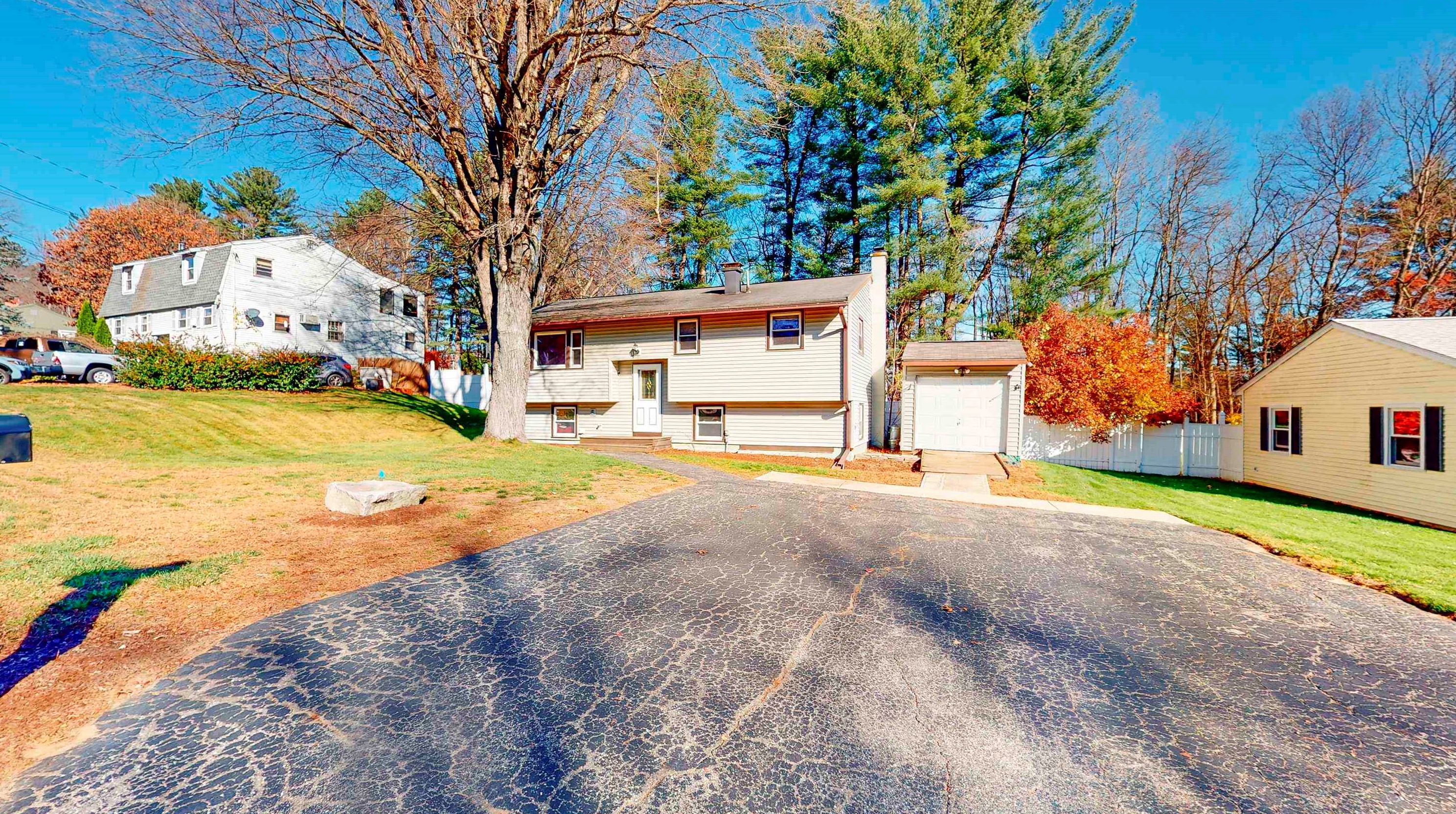 16 Lantern Ln, Merrimack, NH 03054-2706