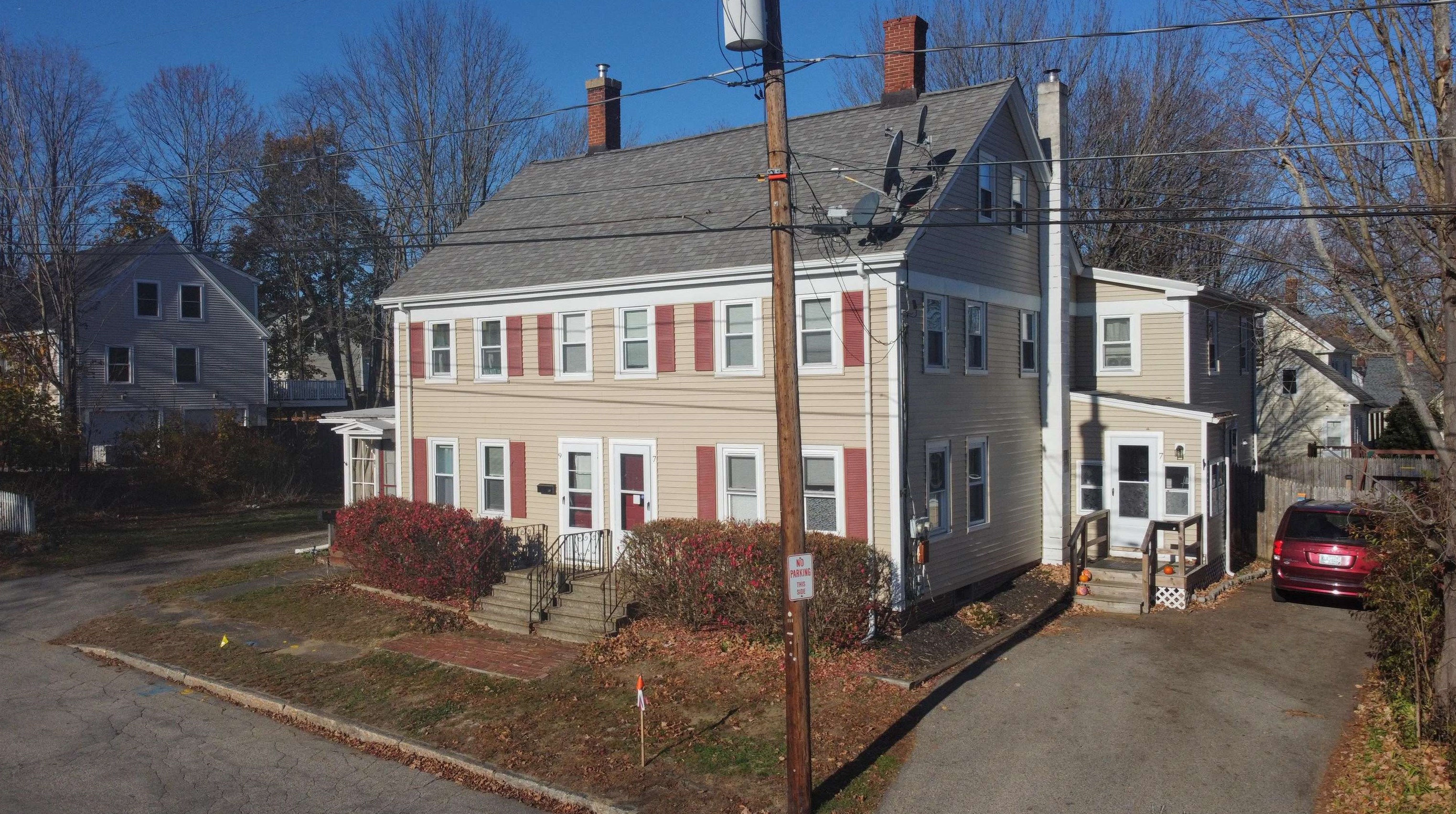 79 Walnut St, Somersworth, NH 03878-2414