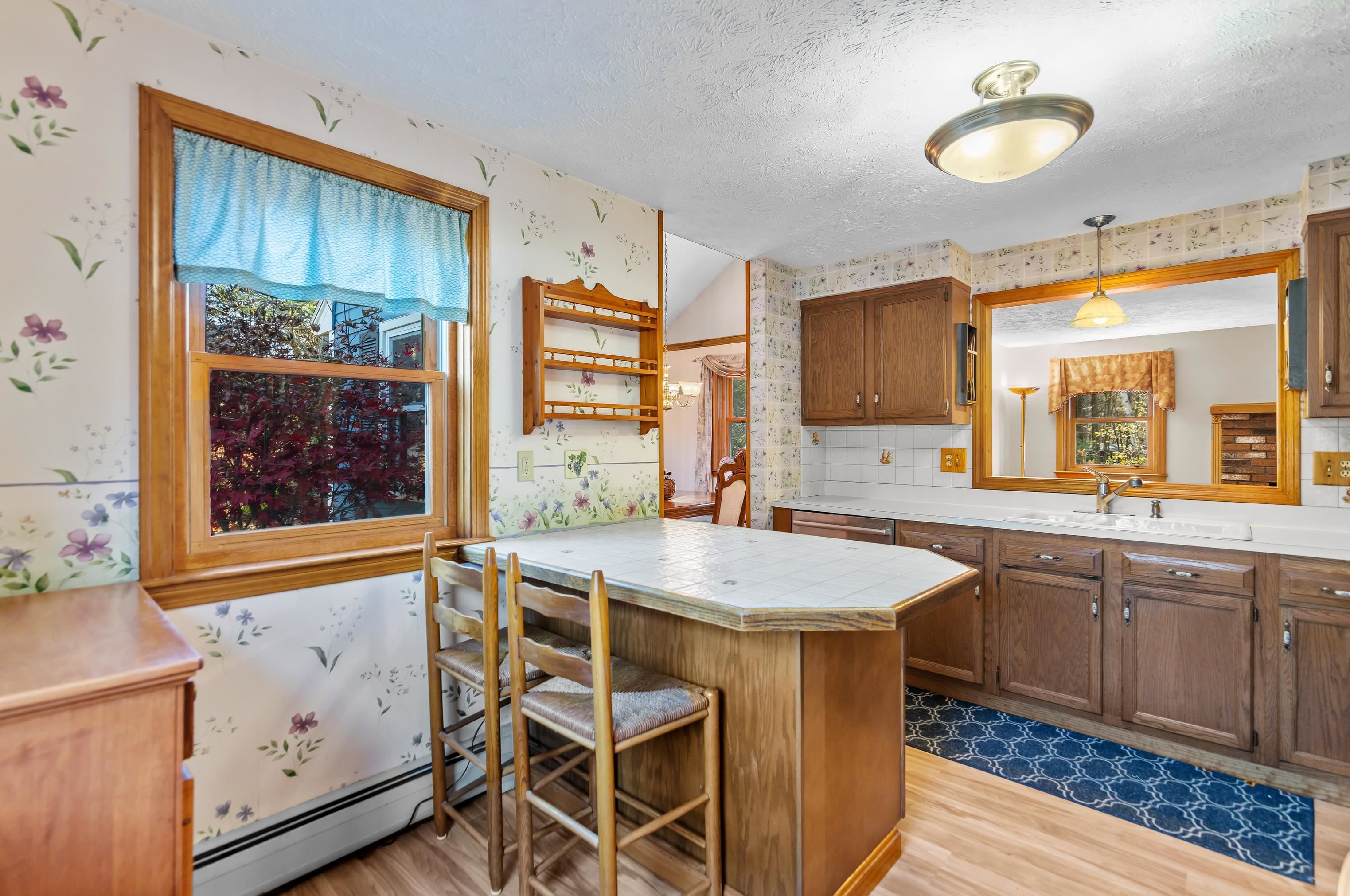 7 Michelle Ln, Londonderry, NH 03053