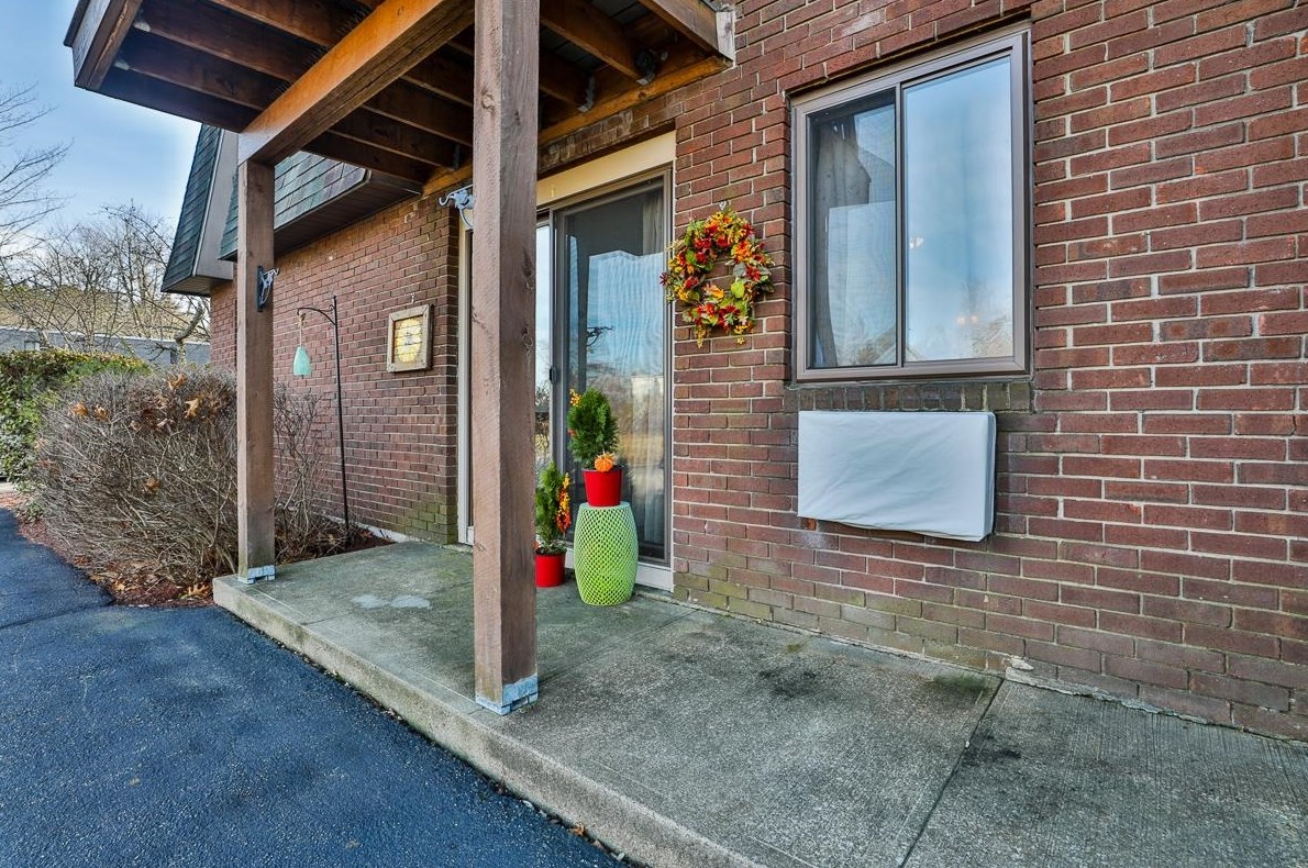 56-B Robert Ct, Manchester NH  03103-7374 exterior