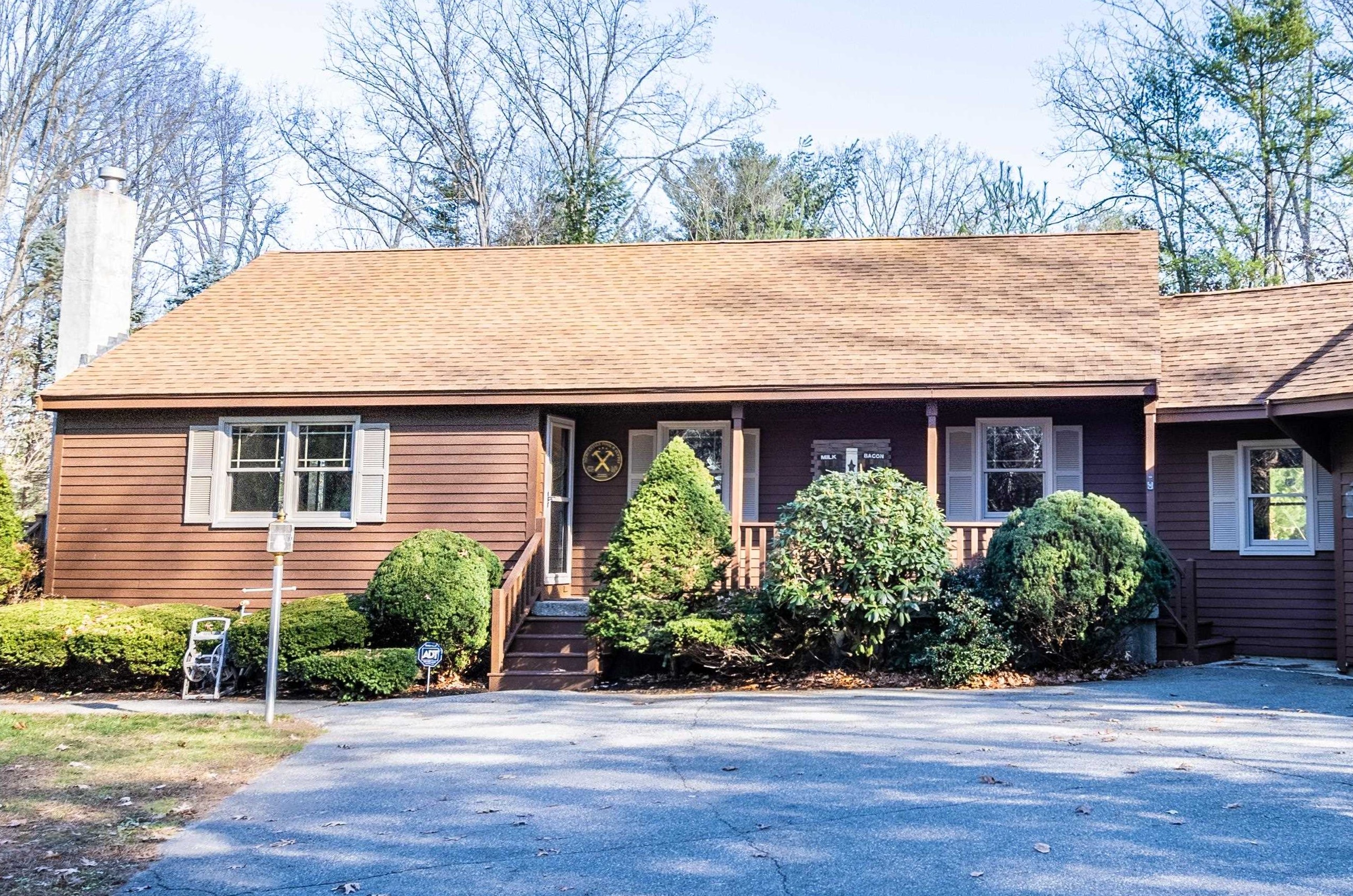 21 Hale Spring Rd, Plaistow, NH 03865