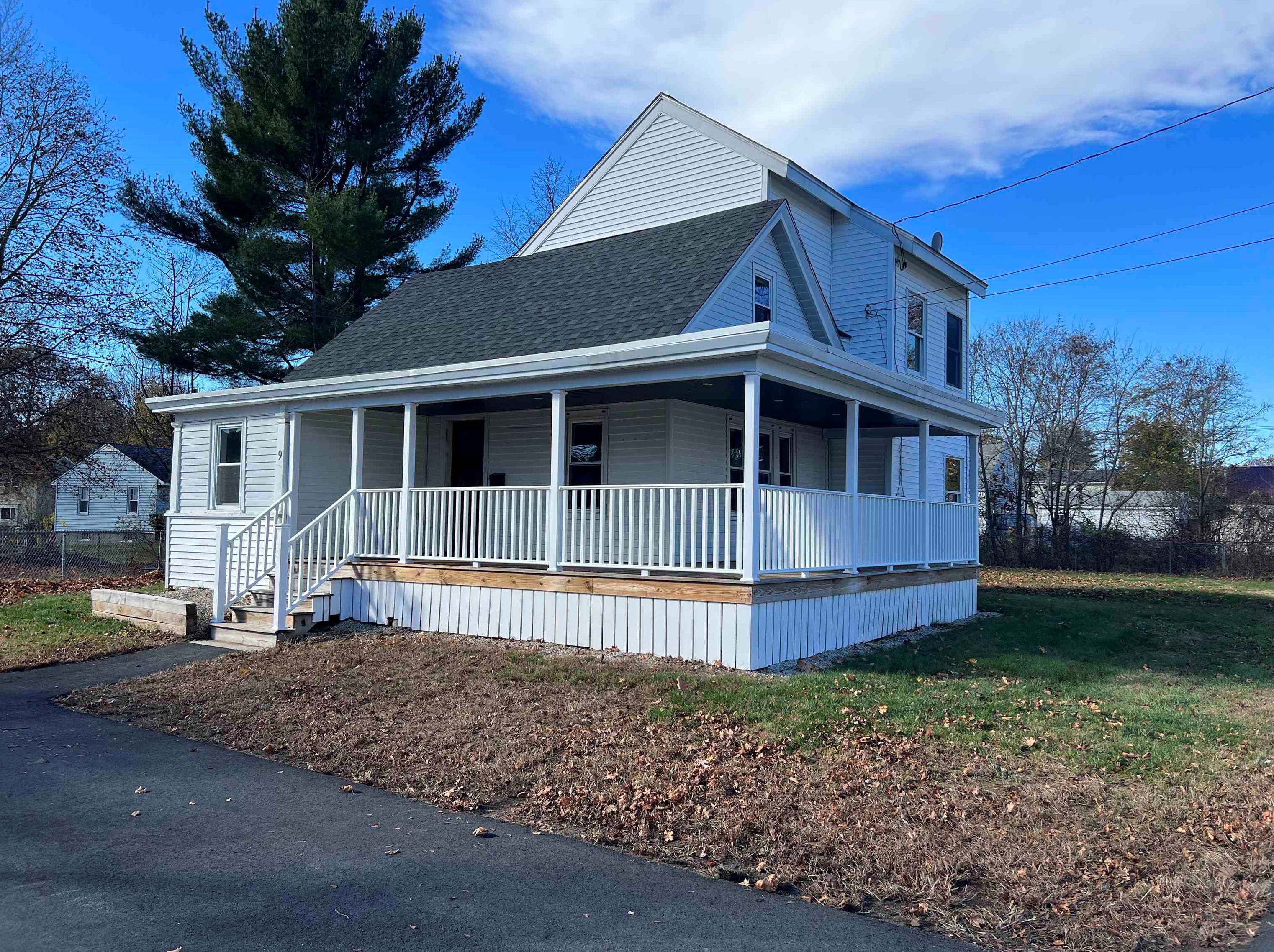9 North St, Rochester, NH 03867-1002