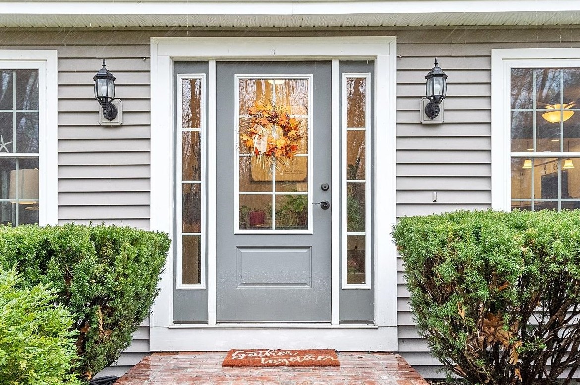 14 Meditation Ln, Atkinson, NH 03811-2415