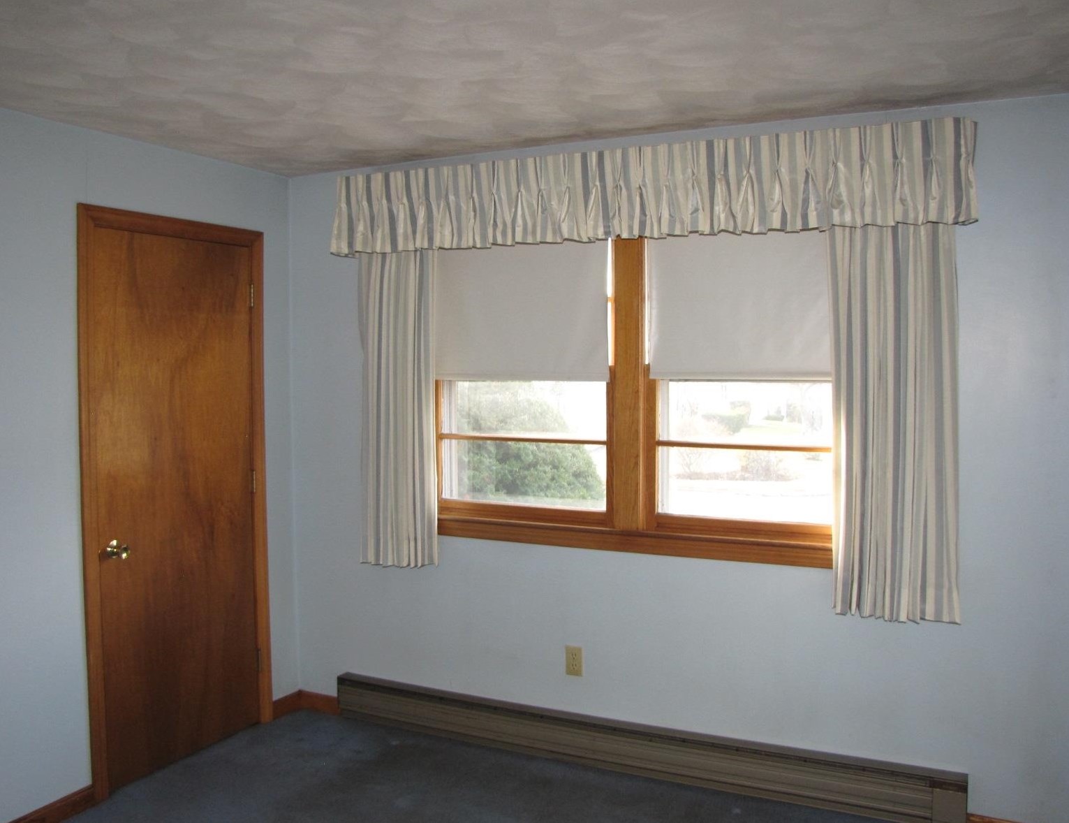 236 Hall St, Manchester NH 03103-3956 exterior