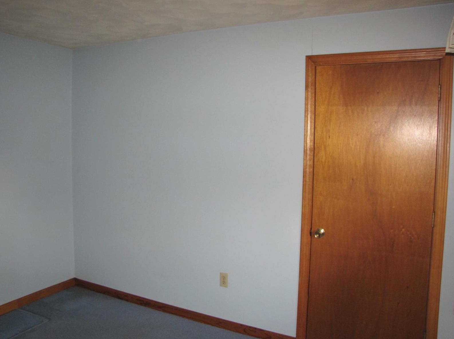 236 Hall St, Manchester NH 03103-3956 exterior