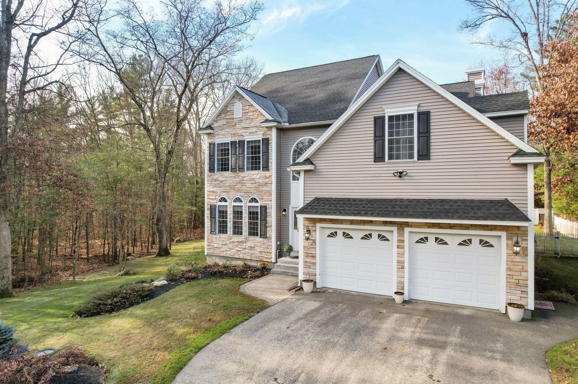 21 Tanager Way, Londonderry, NH 03053
