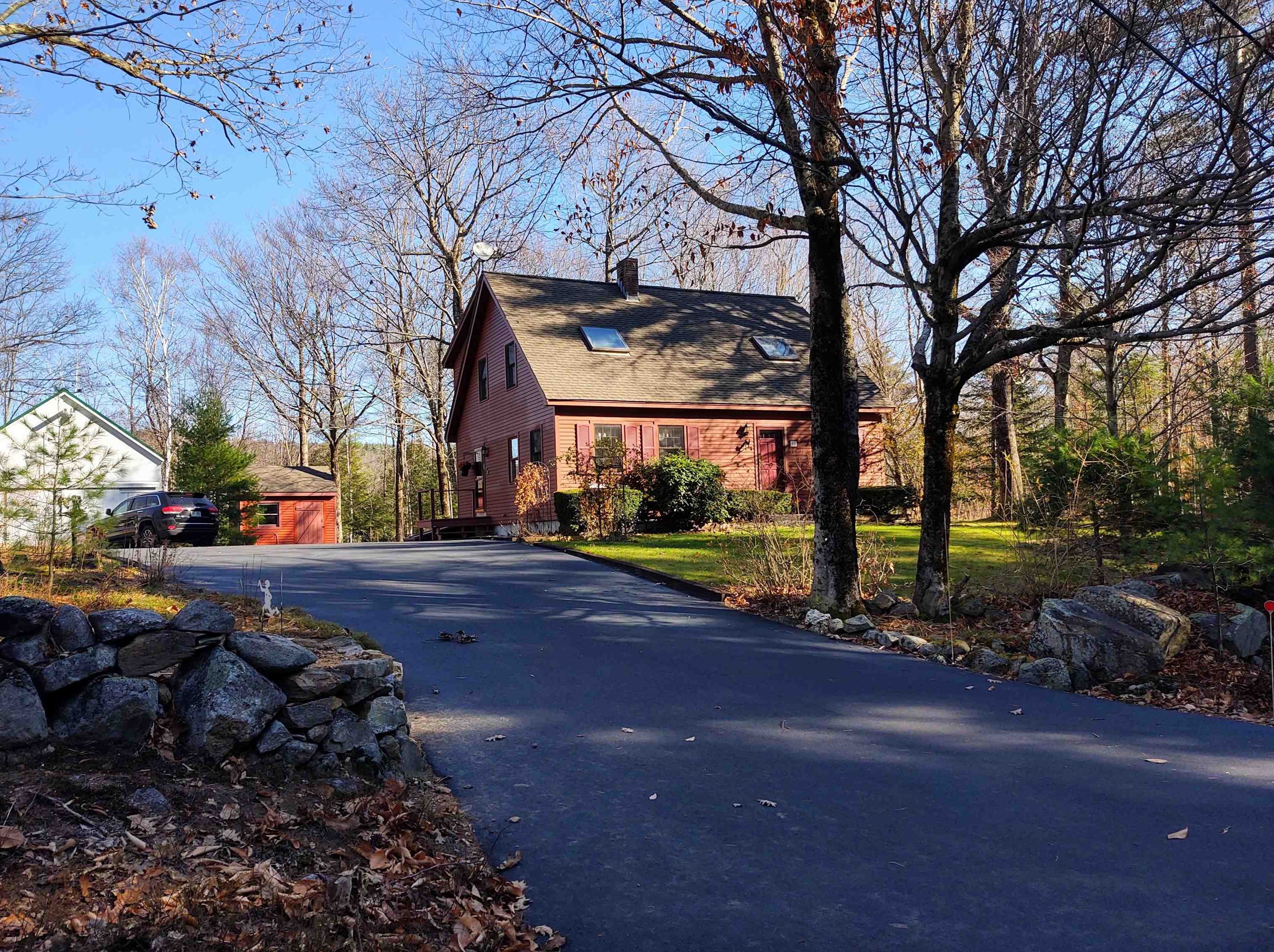 88 Wolfeboro Rd, Tuftonboro, NH 03894-4521