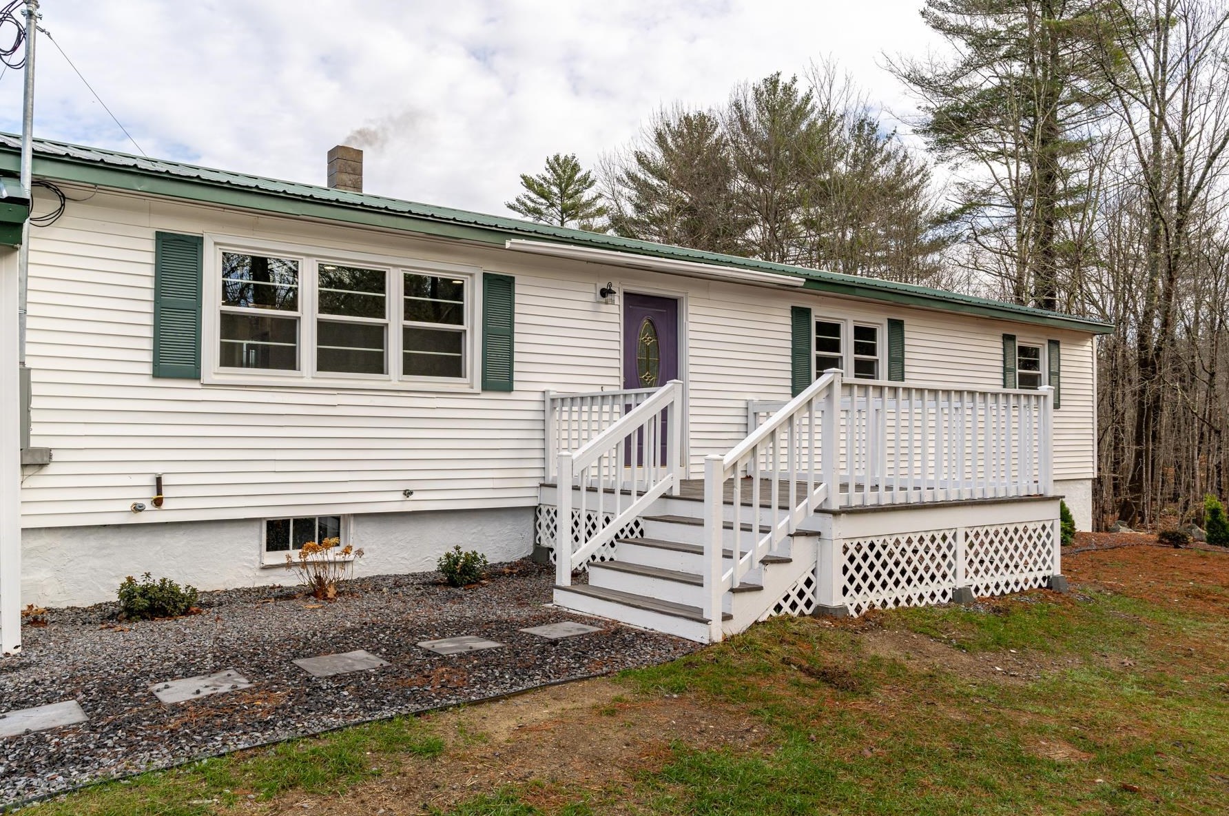 128 Ash Swamp Rd, Newmarket NH  03857-2070 exterior