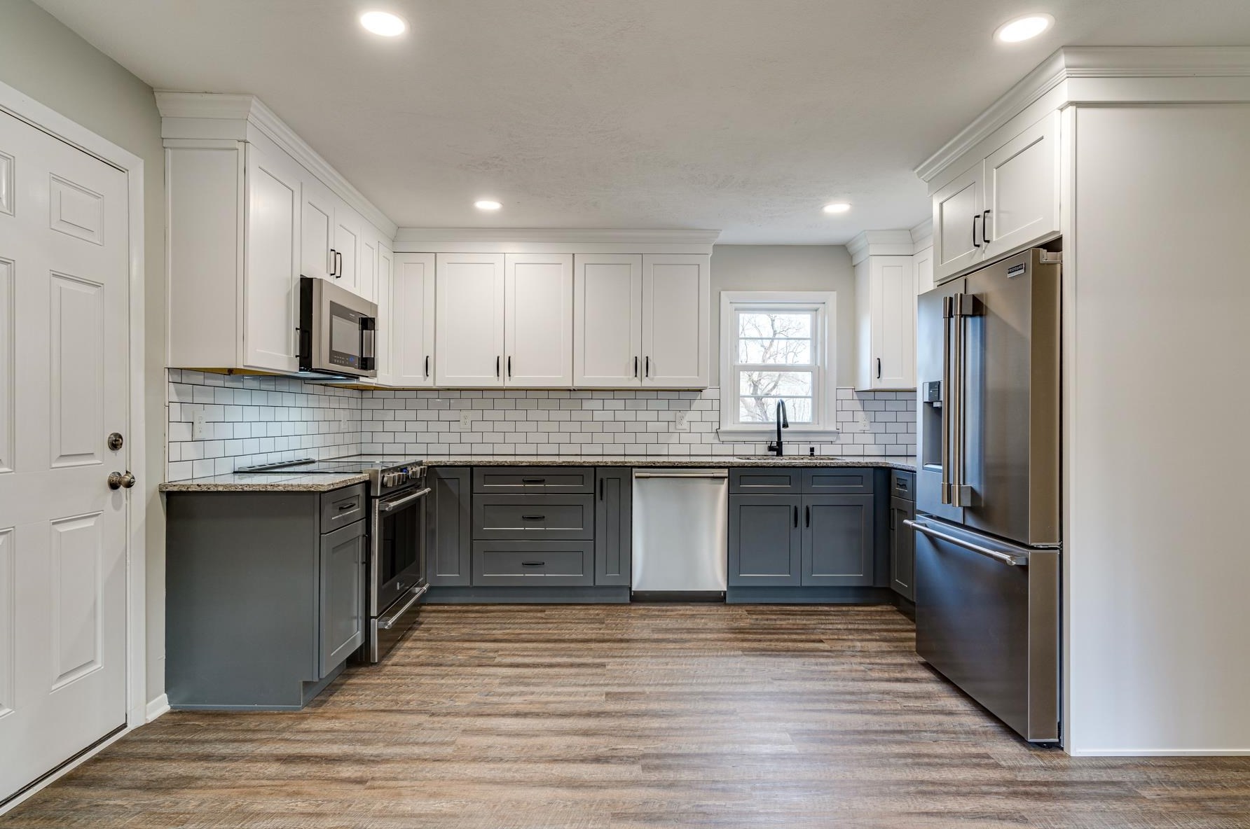 128 Ash Swamp Rd, Newmarket NH  03857-2070 exterior