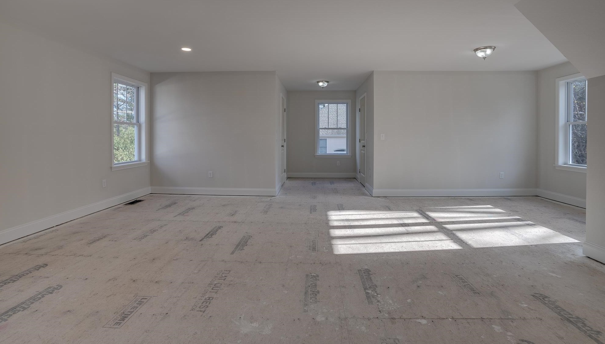 118 Whitford St, Manchester NH 03104-2143 exterior