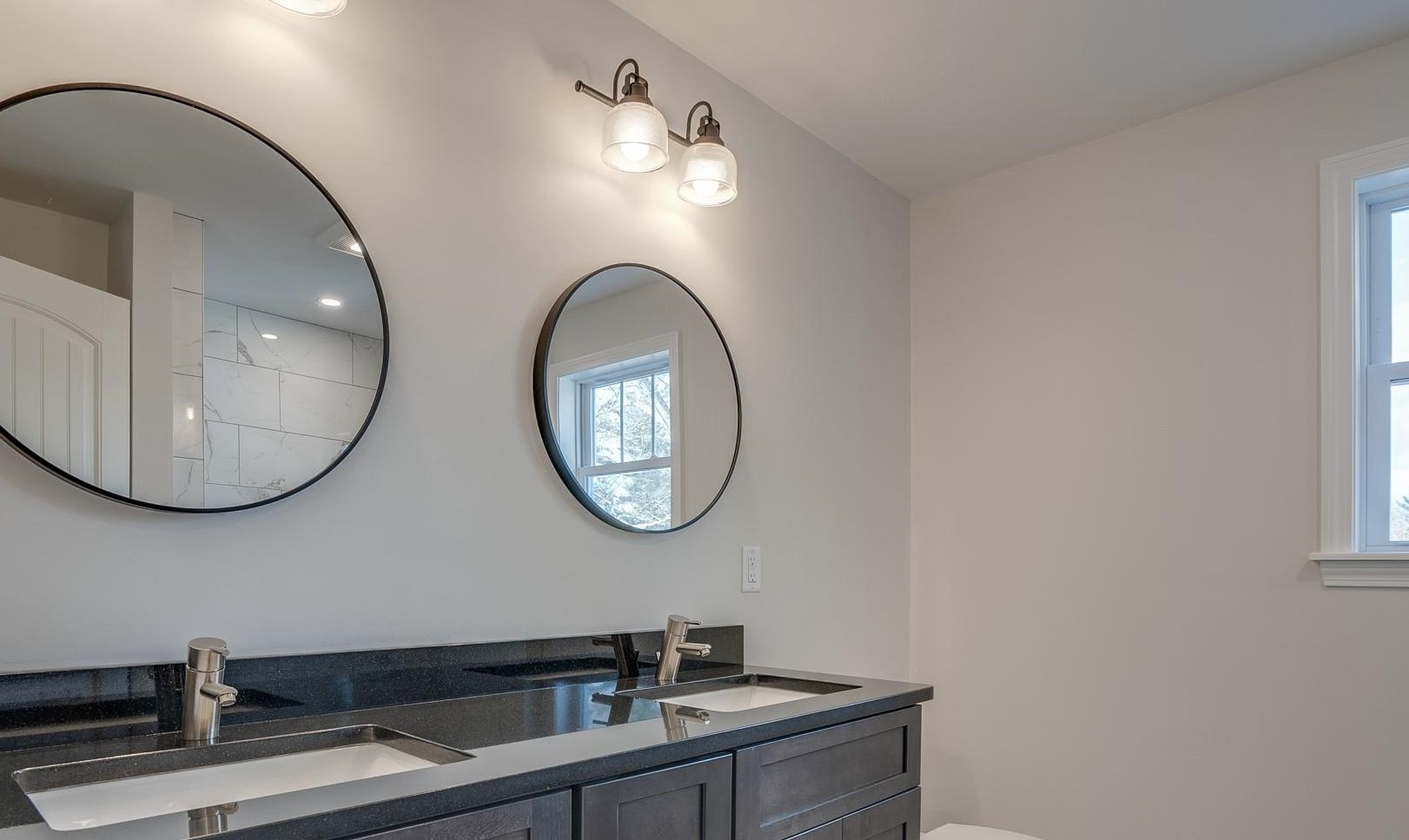 118 Whitford St, Manchester NH 03104-2143 exterior