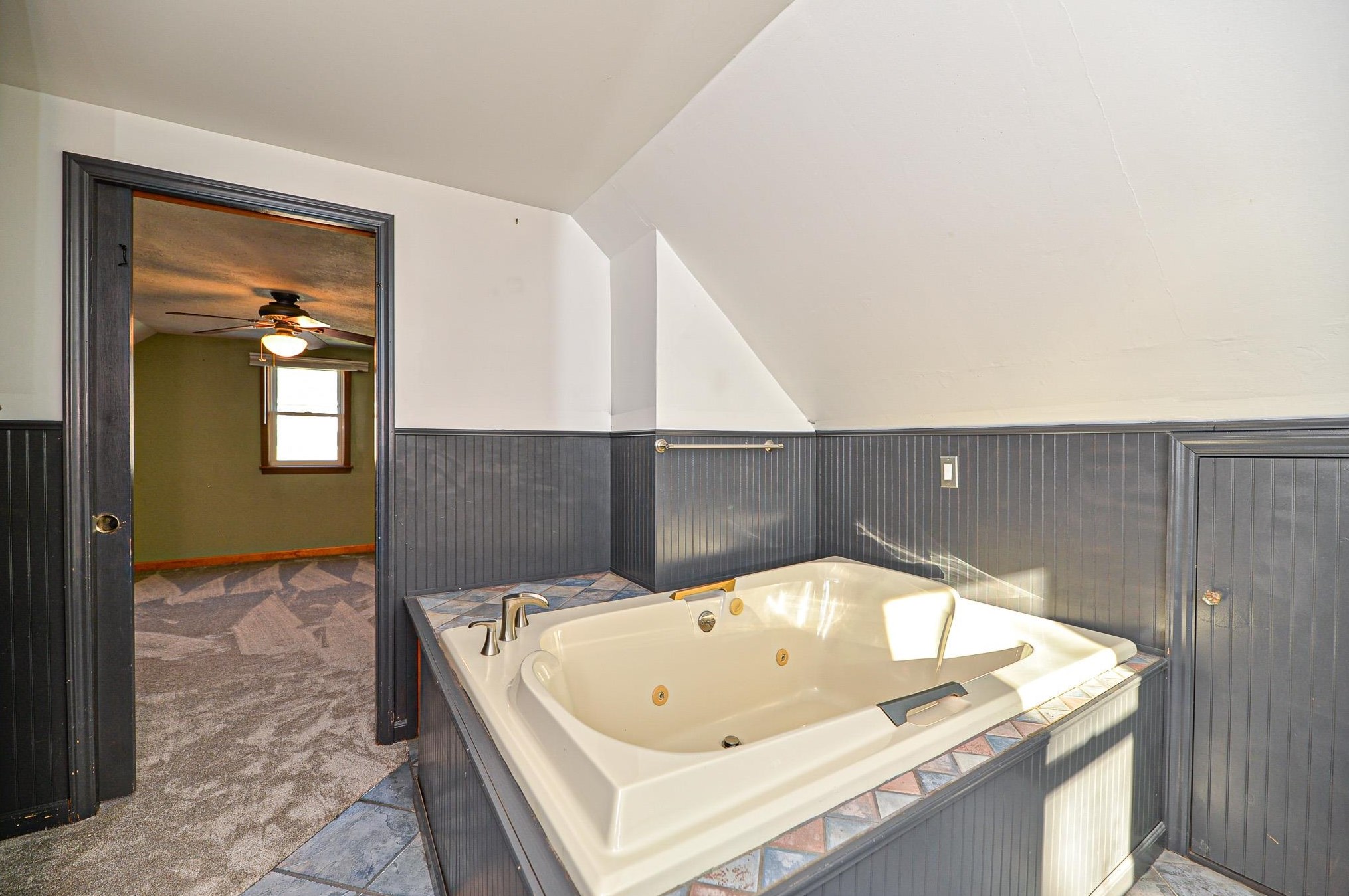 43 Belmont St, Manchester NH 03103-4210 exterior