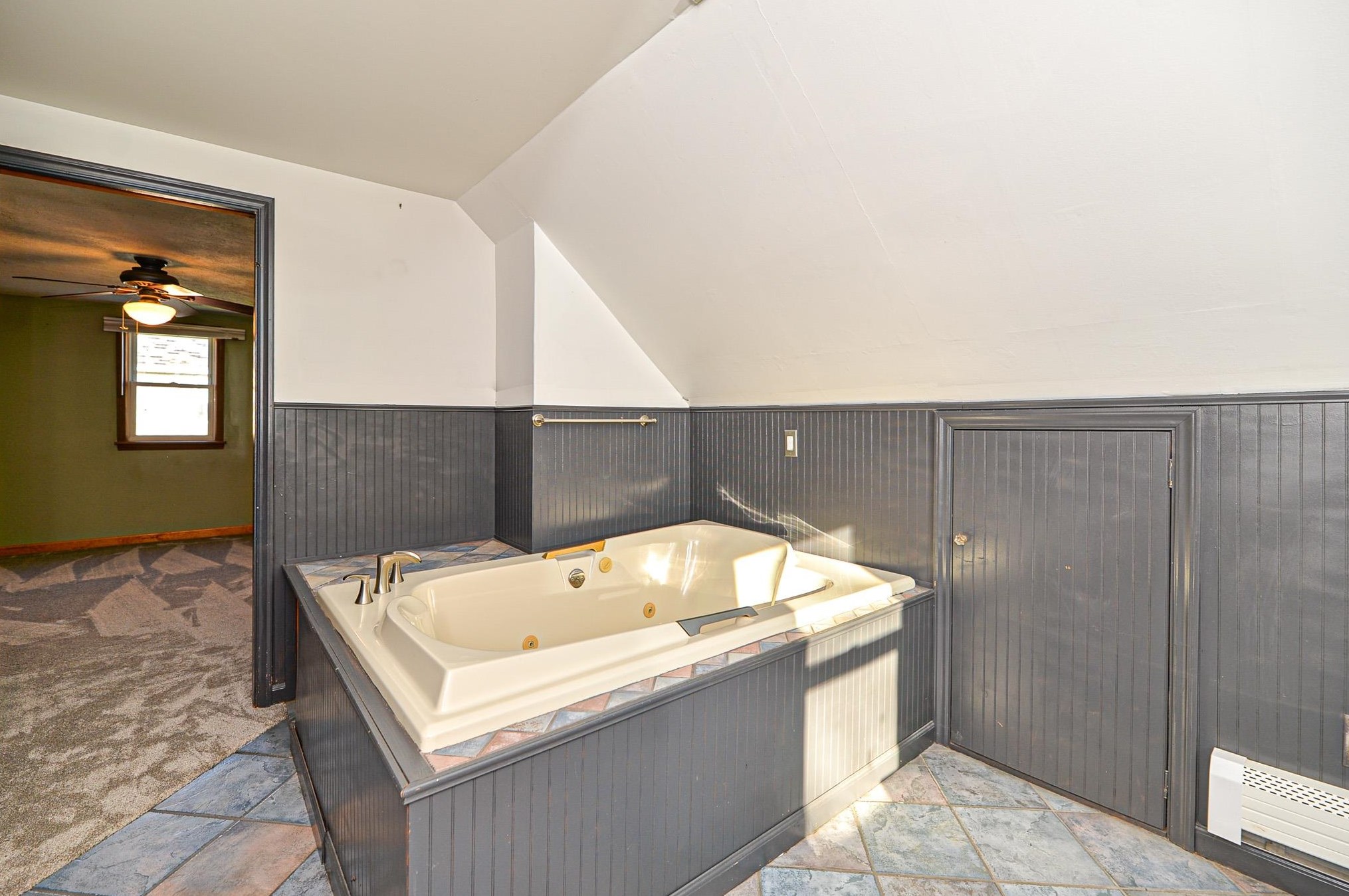 43 Belmont St, Manchester NH 03103-4210 exterior