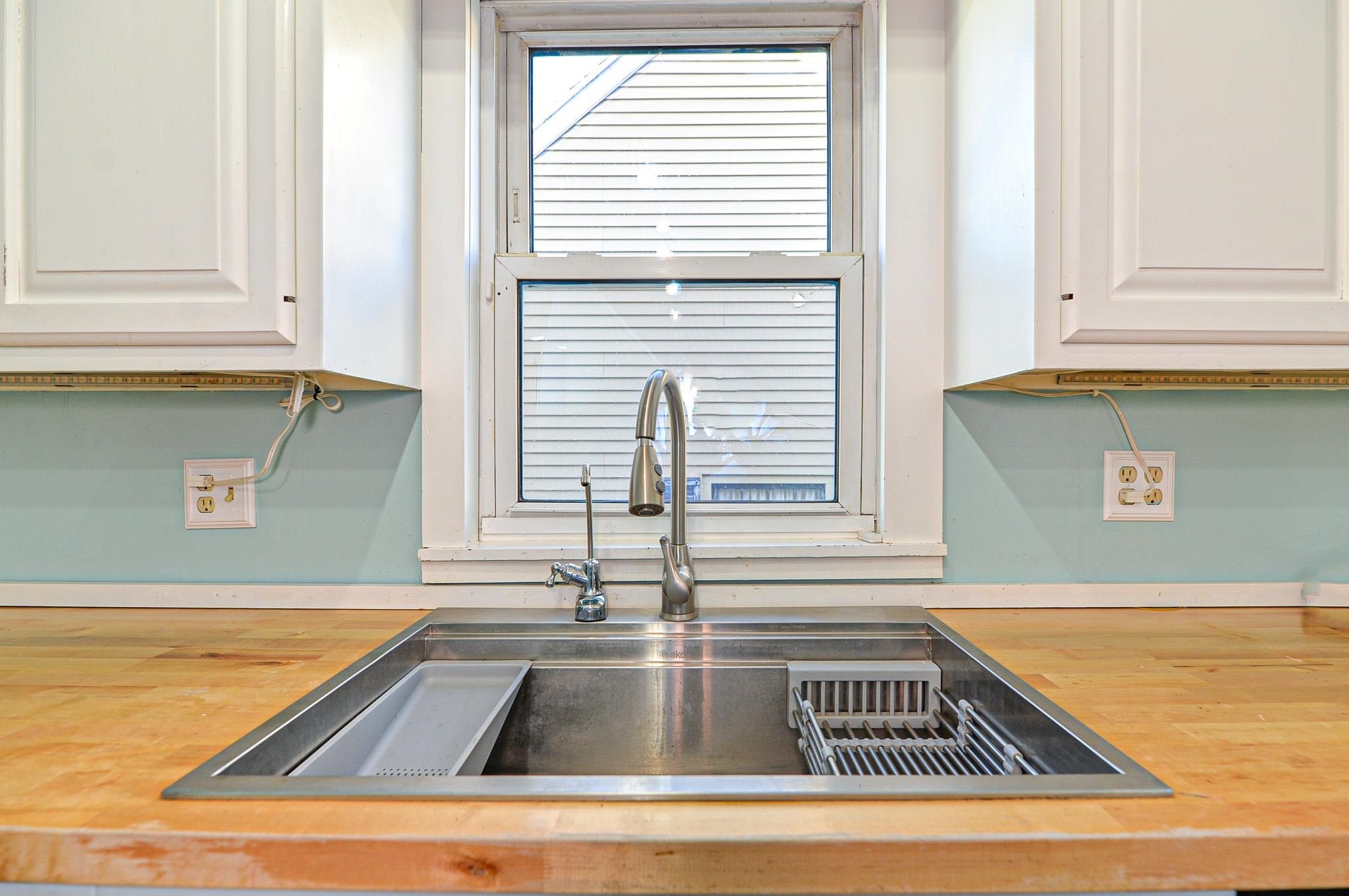 43 Belmont St, Manchester NH 03103-4210 exterior