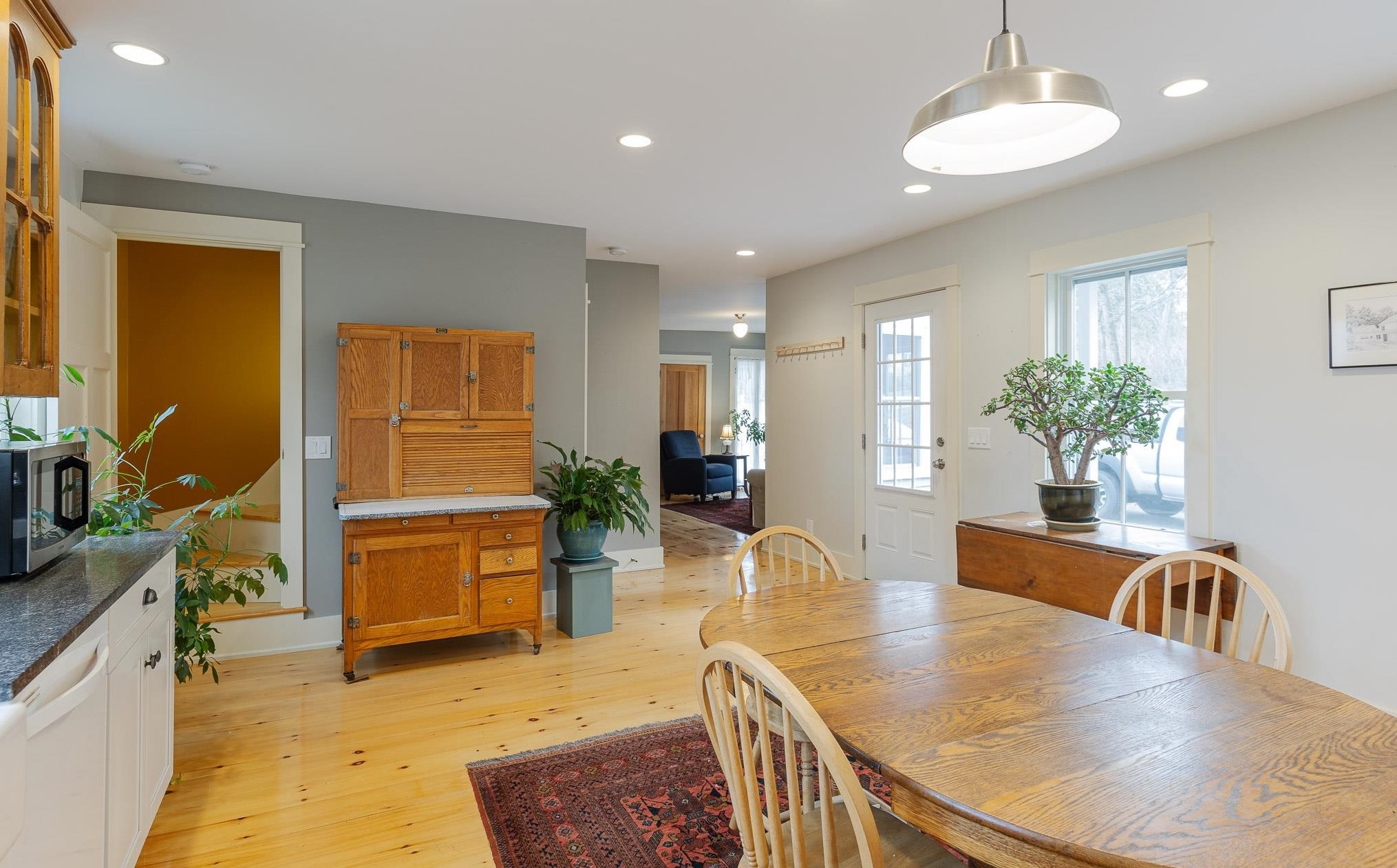 18 Prospect Hill Rd, Walpole NH  03608-4720 exterior