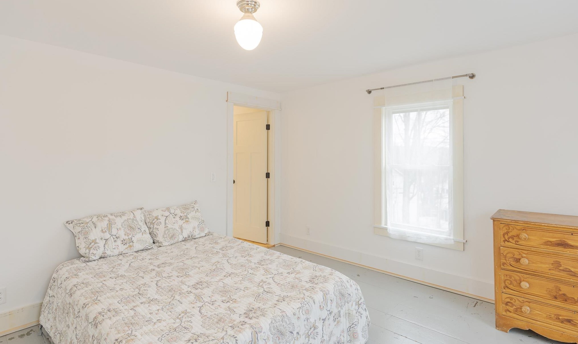 18 Prospect Hill Rd, Walpole NH  03608-4720 exterior