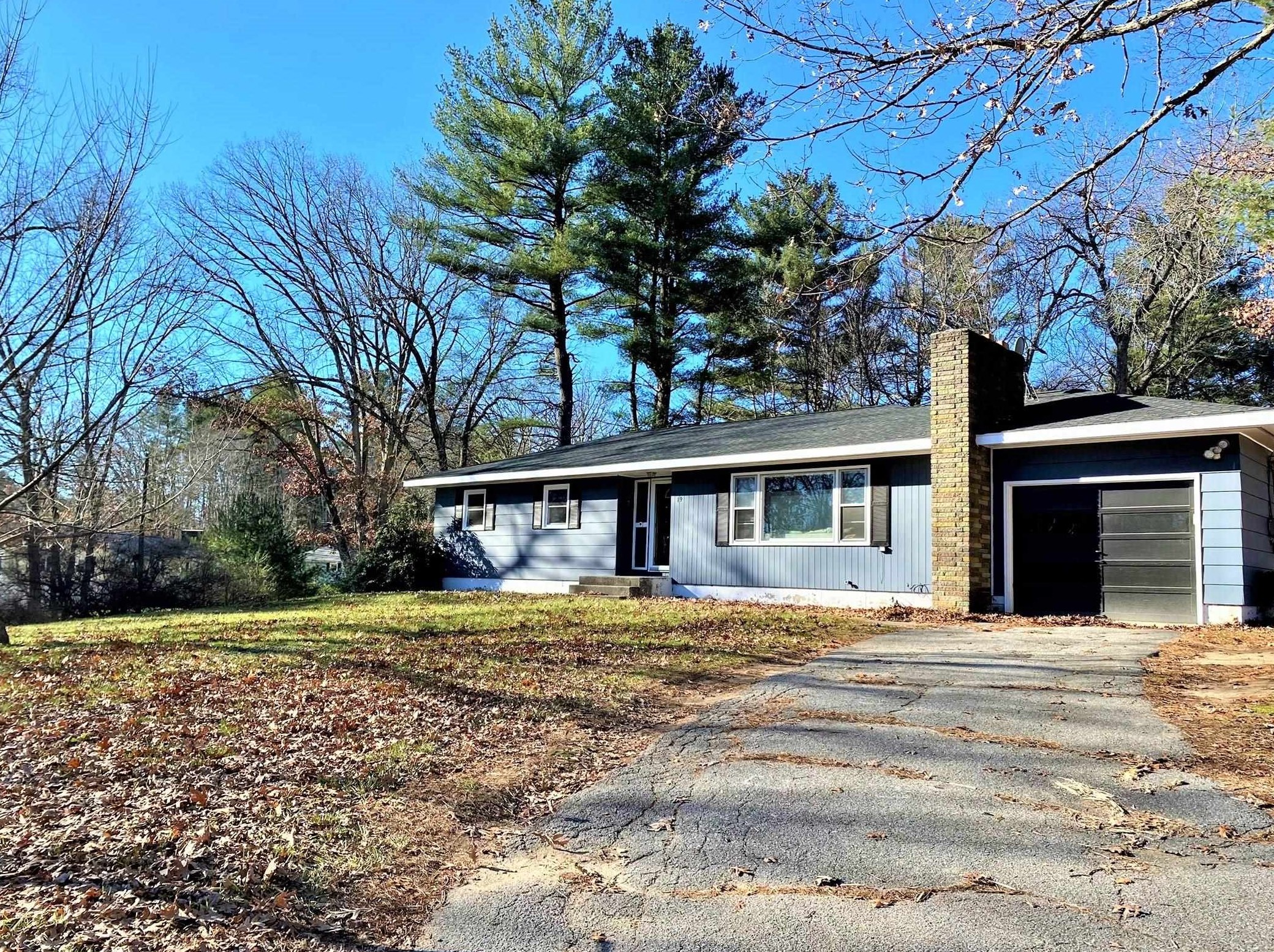 19 Currier Rd, Merrimack, NH 03054-3638