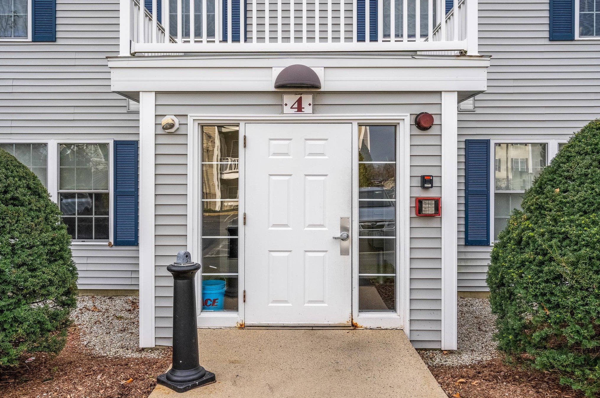 4 Crestview Cir #105, Londonderry, NH 03053