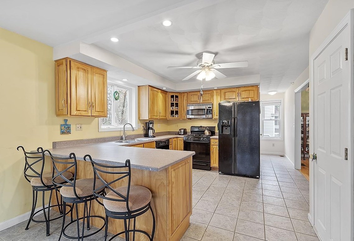 109 Goodhue Rd, Derry, NH 03038